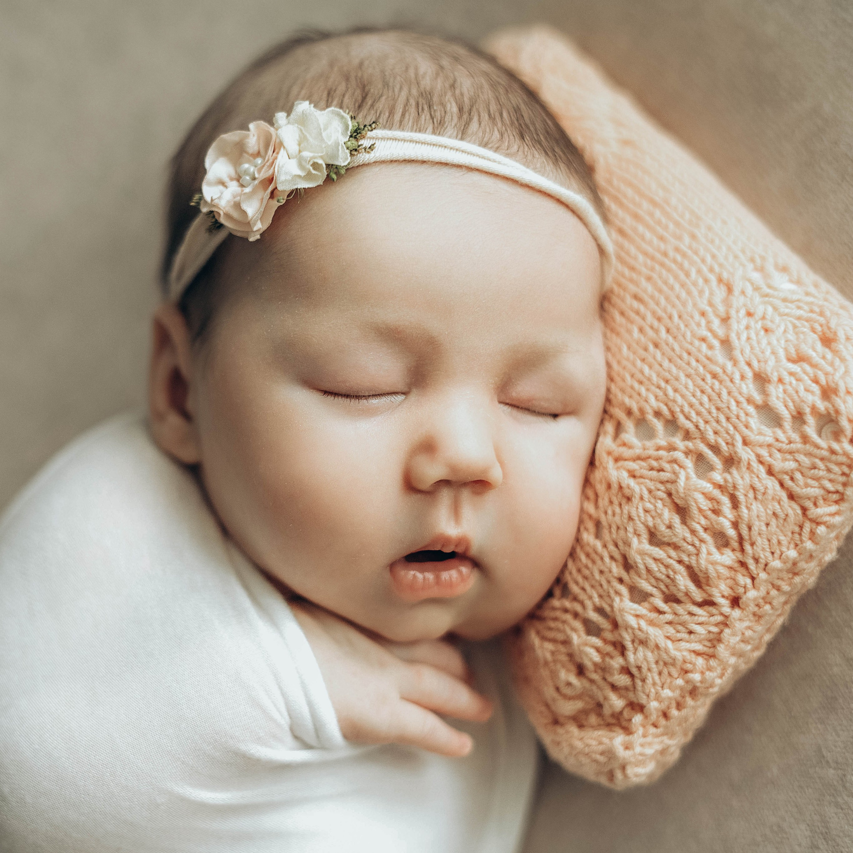 фотограф фотосессия ньюборн новорожденный малыш лайфстайл классический newborn фотосессия в краснодаре фотограф в краснодаре фотограф