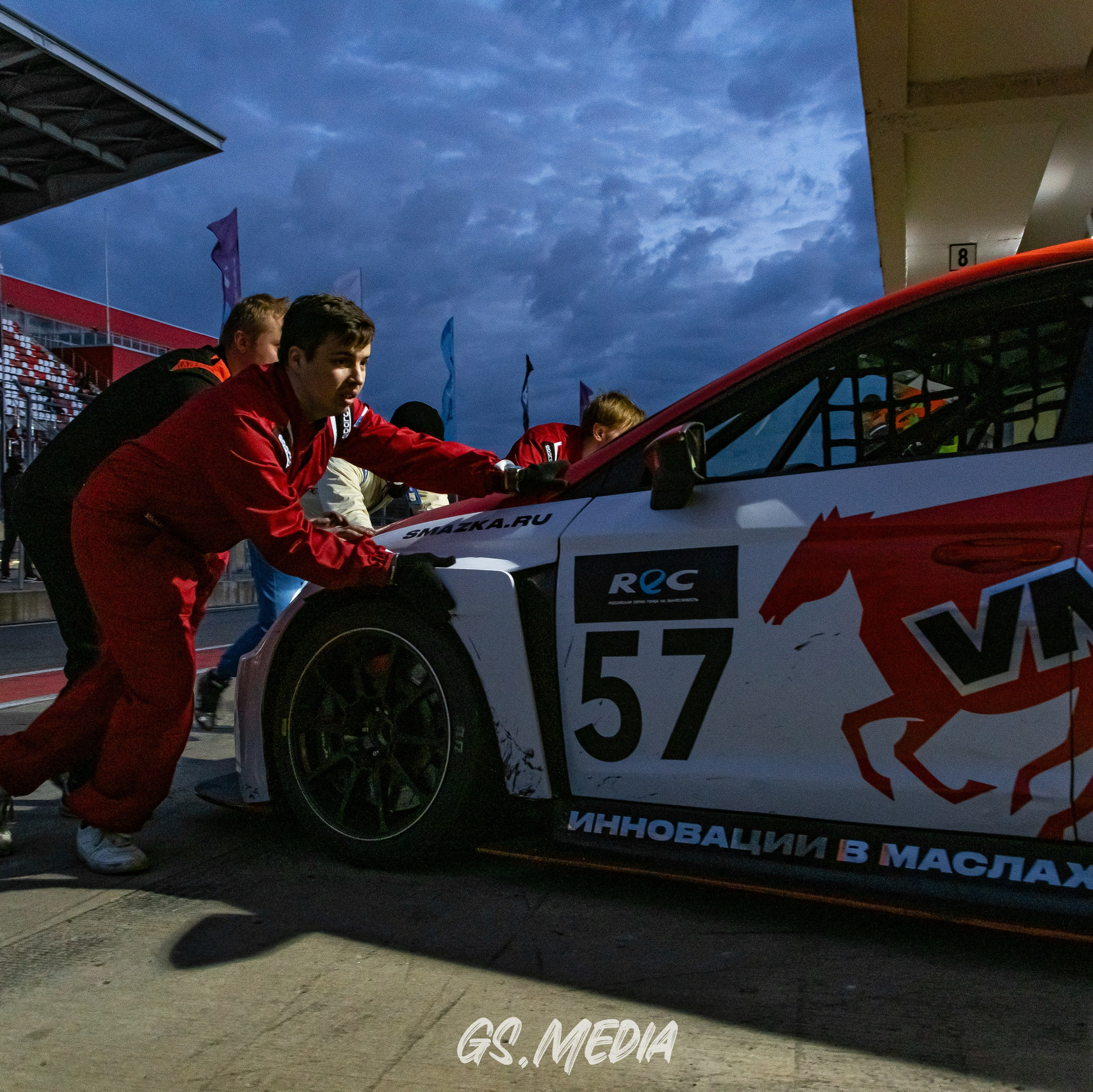 Эндюранс сеат купра гонки на выносливость бокс Moscow Raceway