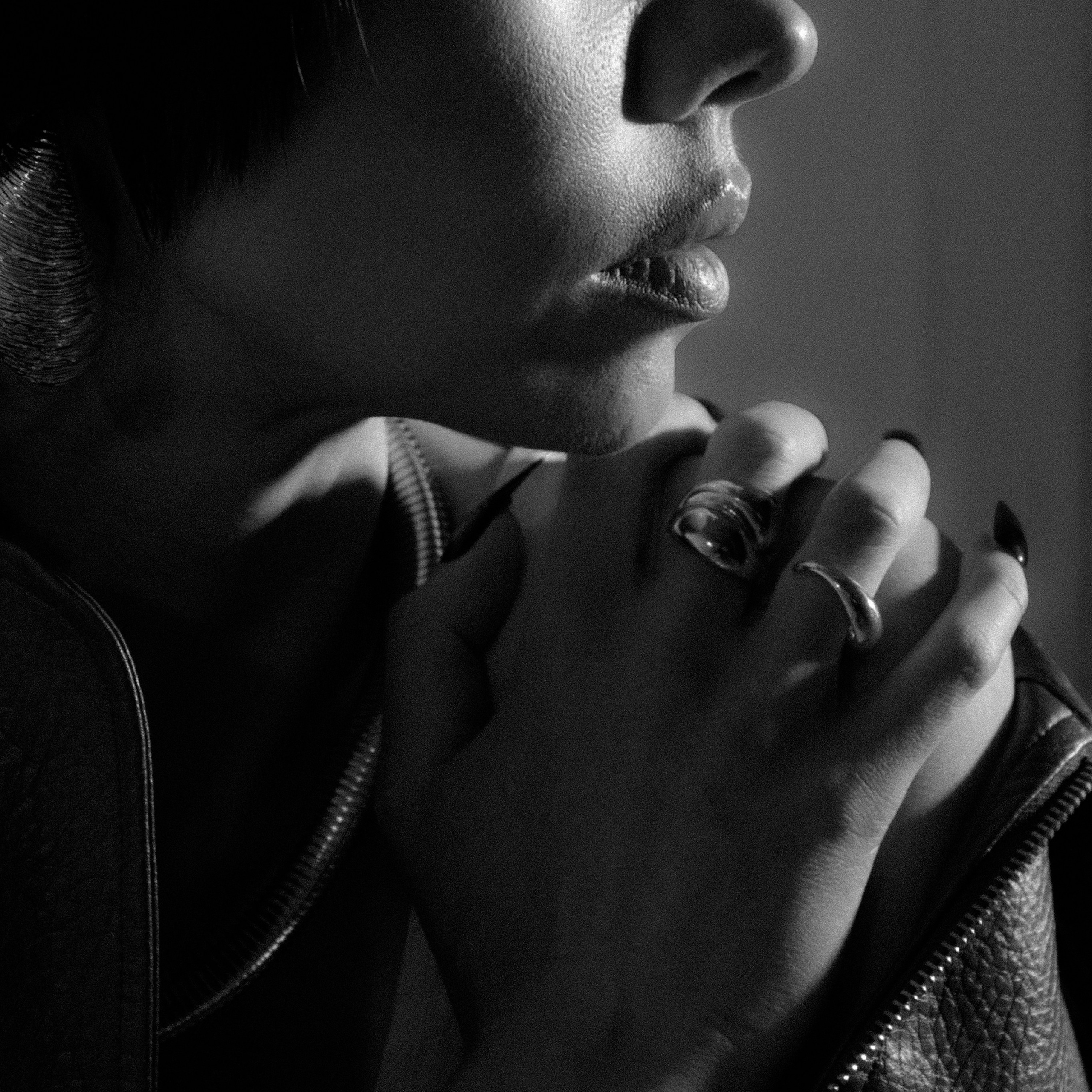 Контакты. Съемки и создание проектов для брендов, индивидуальные женские фотосессии под ключ, портрет в Нижнем Новгороде и Москве Есения Козлова