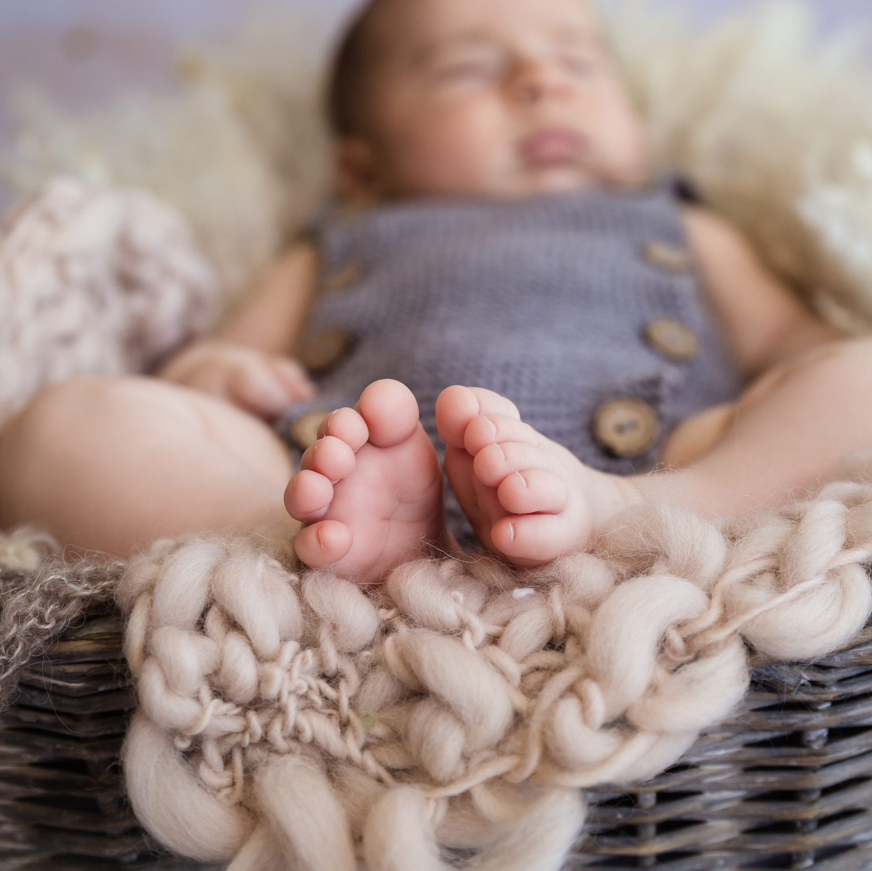 Newborn photoshooting. Professional family and children’s photographer in Izmir Irina Eron