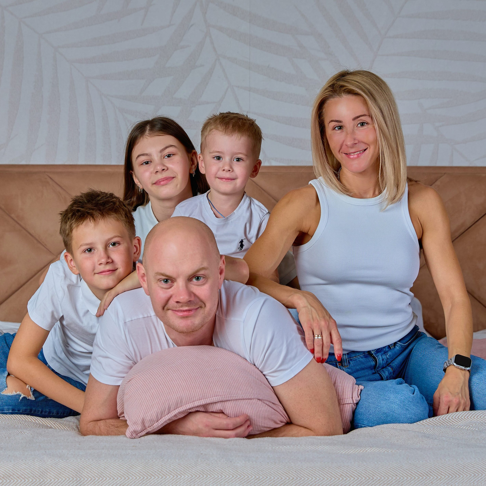 Новогодняя фотосессия молодой семьи