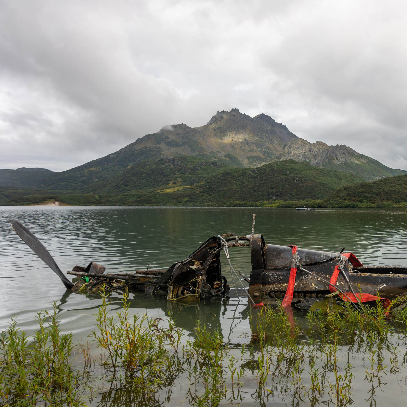 Vitaminnoye Lake and the Wild Greben Volcano