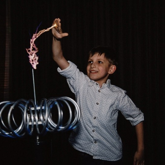 Шоу-программы. Аренда лофта в СПб для мероприятий