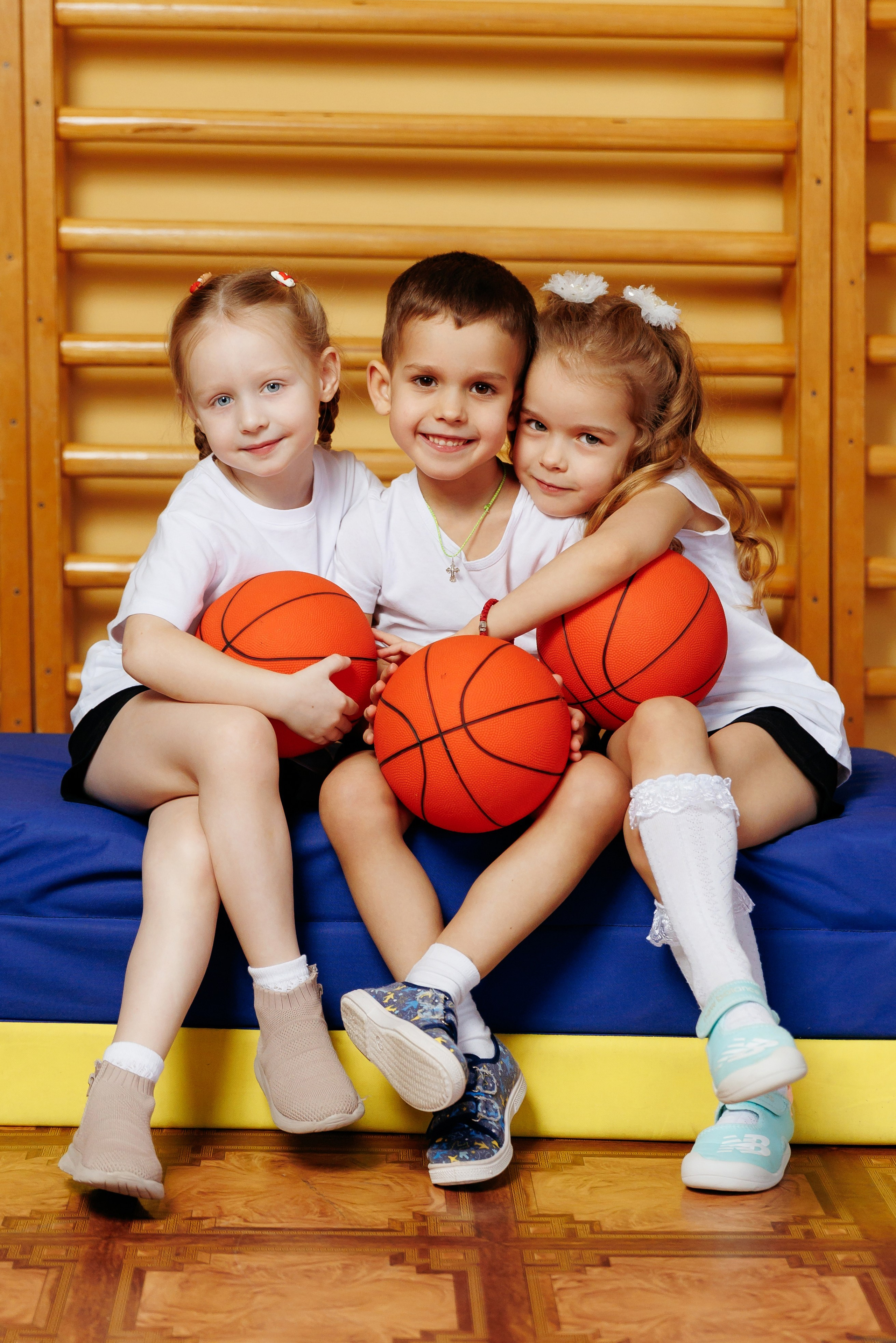 Начальная страница LF. Выпускные альбомы в школу и детский сад Гродно