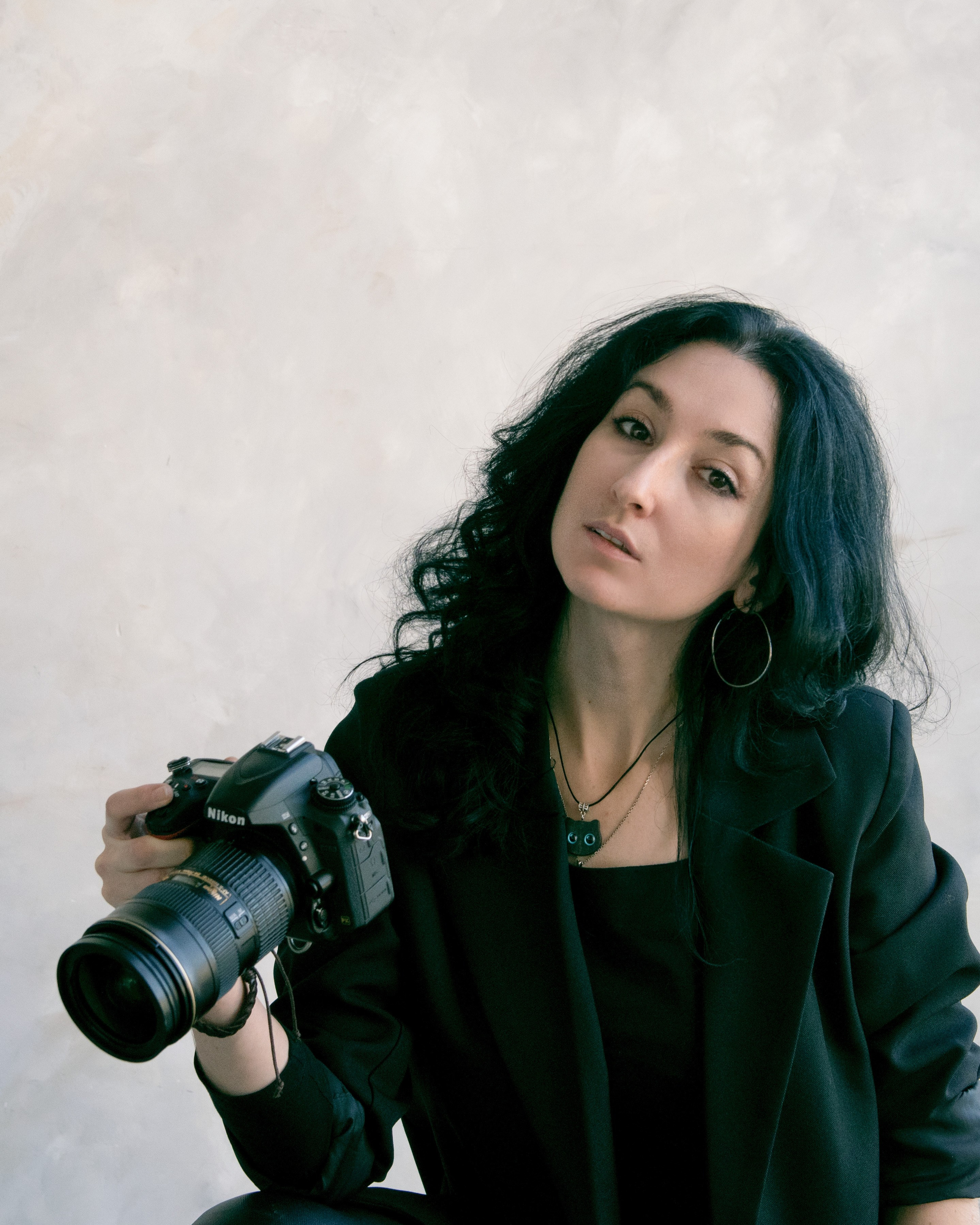 Контакты. Стильный портретный и семейный фотограф в Москве Ника Артуньянц