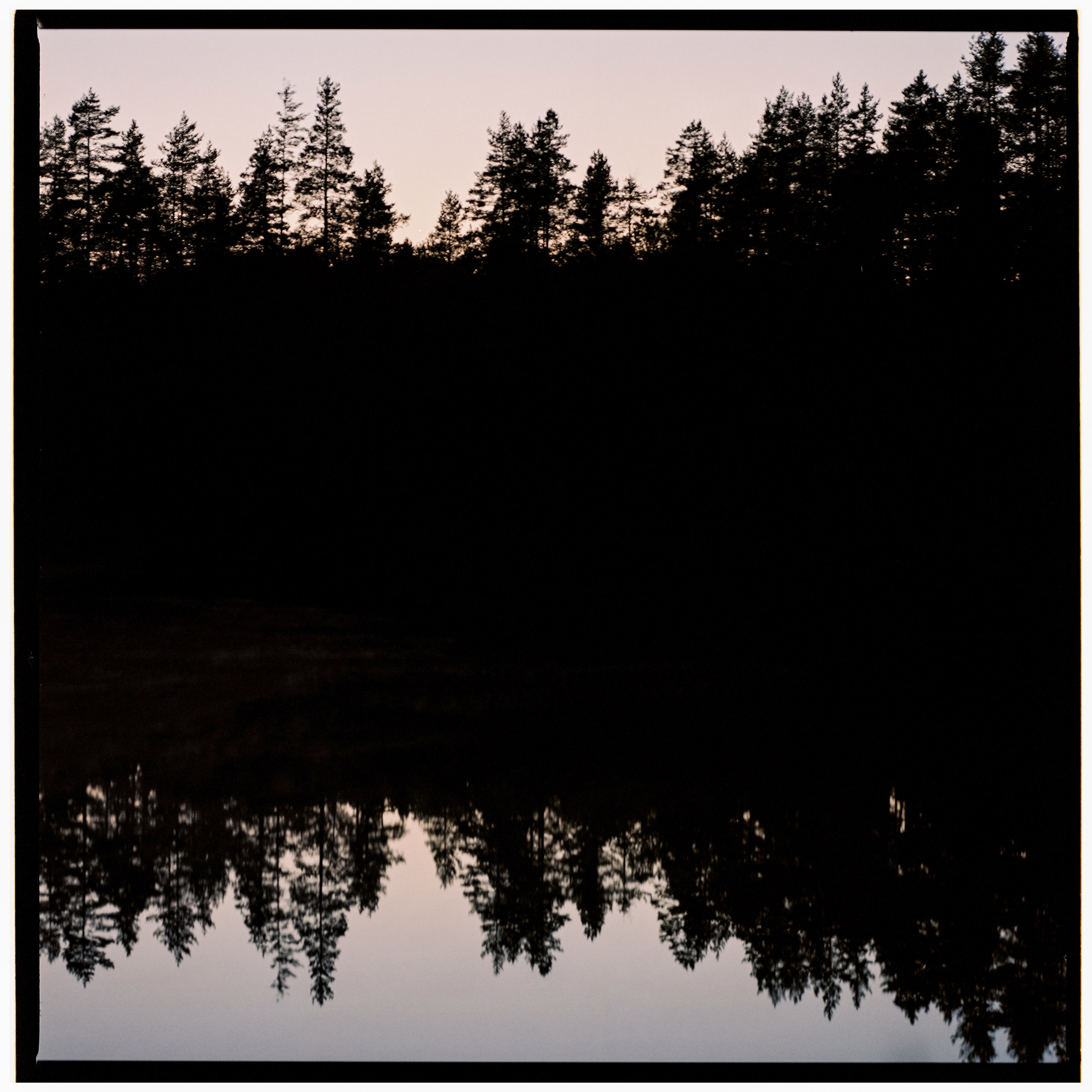 Карелия 2024. Стилист и плёночный фотограф Анастасия Шлокова в Санкт-Петербурге и Москве