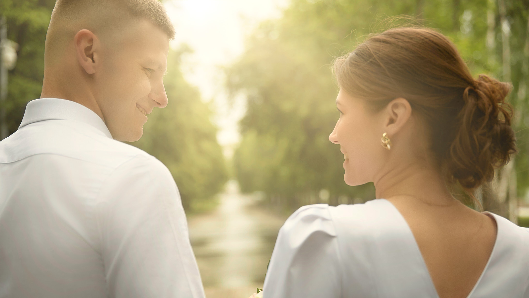 Жених и невеста. Дорога. Свадебный фотограф в Екатеринбурге