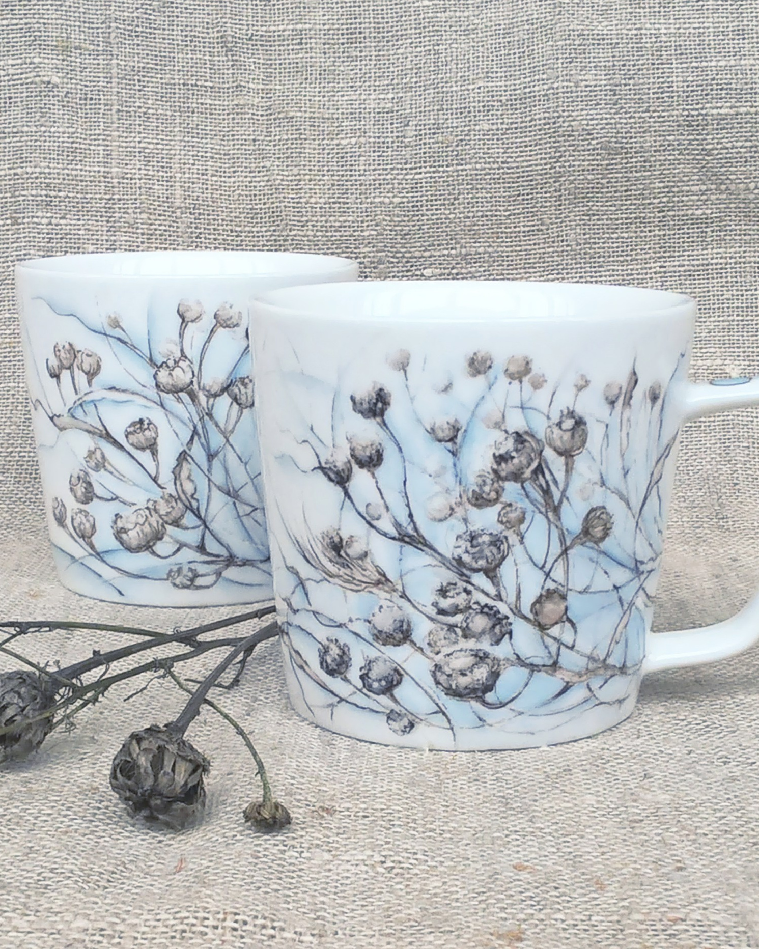 Ежик в тумане. Костяной фарфор ИФЗ. Надглазурная роспись по фарфору в Санкт-Петербурге.