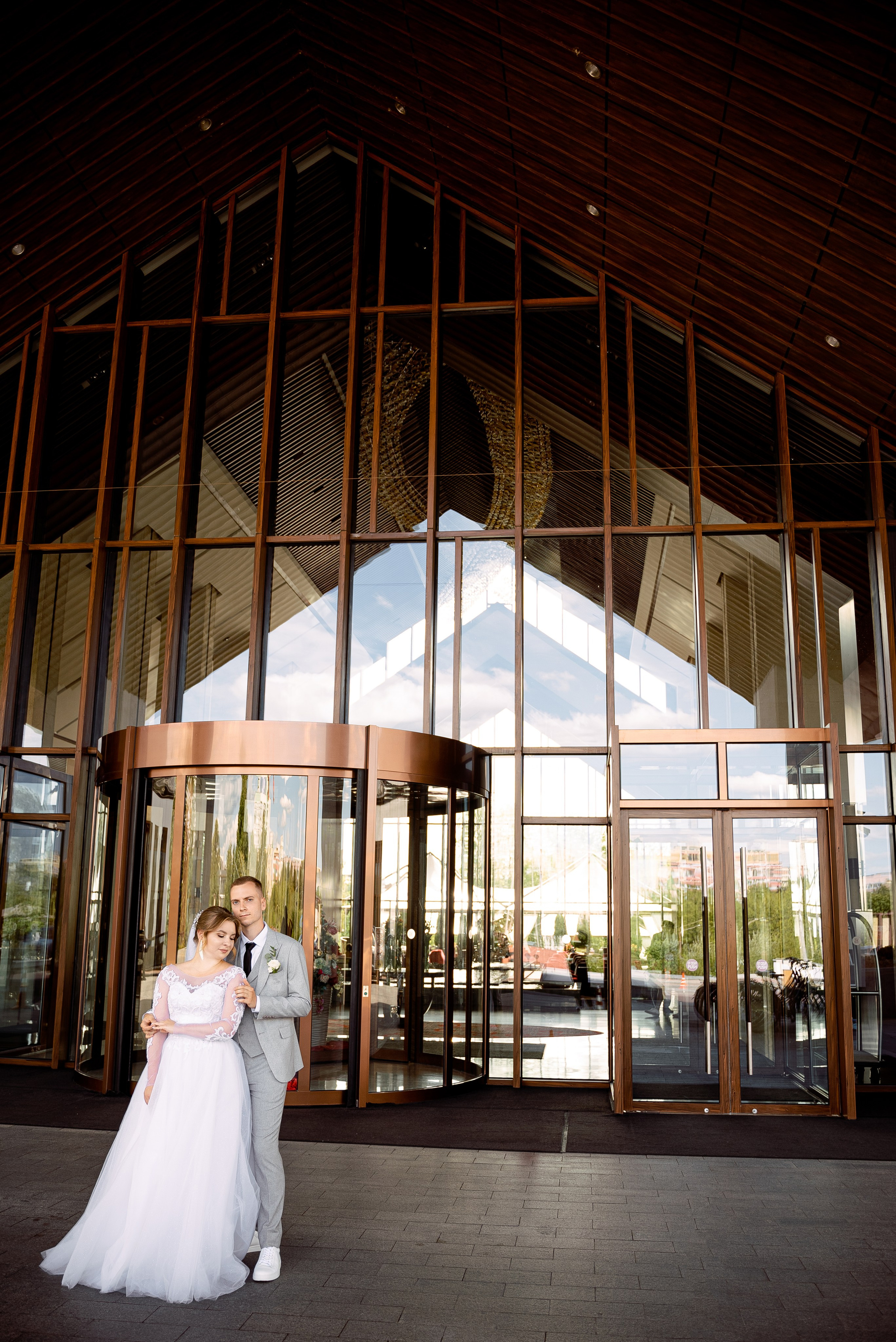 Топ локаций Минска для свадебной прогулки в дождь. Свадебный и портретный фотограф в Минске Наташа Каракулова