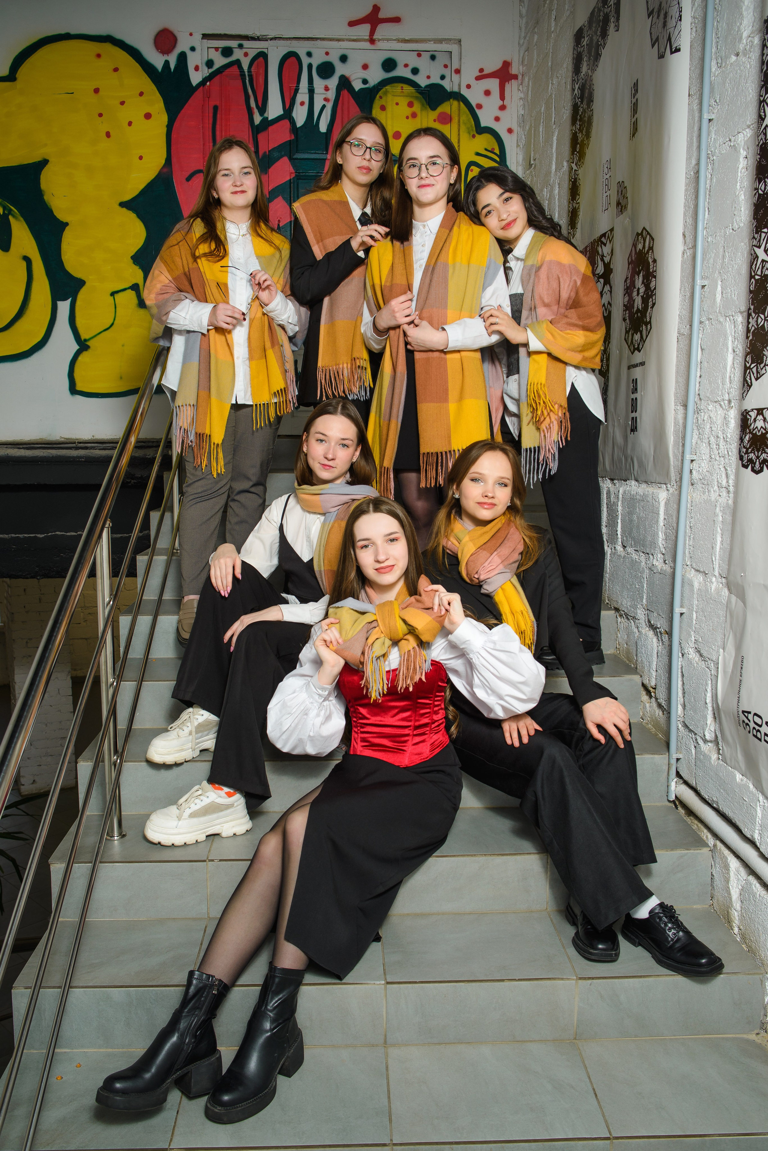 Студия школьный фотографии в Самородке + рекомендации. АРТИКУЛ. Выпускные альбомы Нижний Тагил