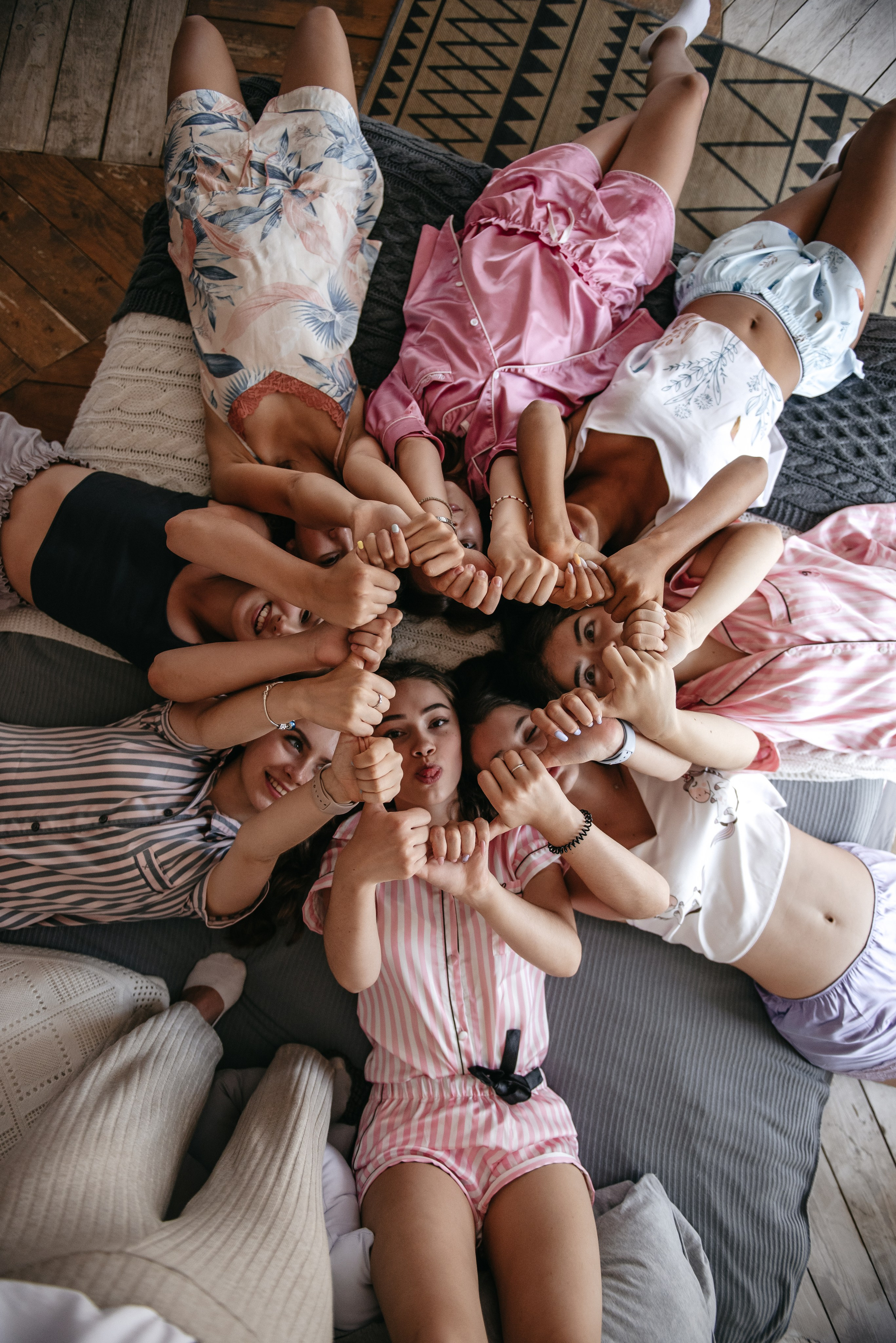 Детский праздник в Ростове-на-Дону: девочки веселятся на пижамной вечеринке