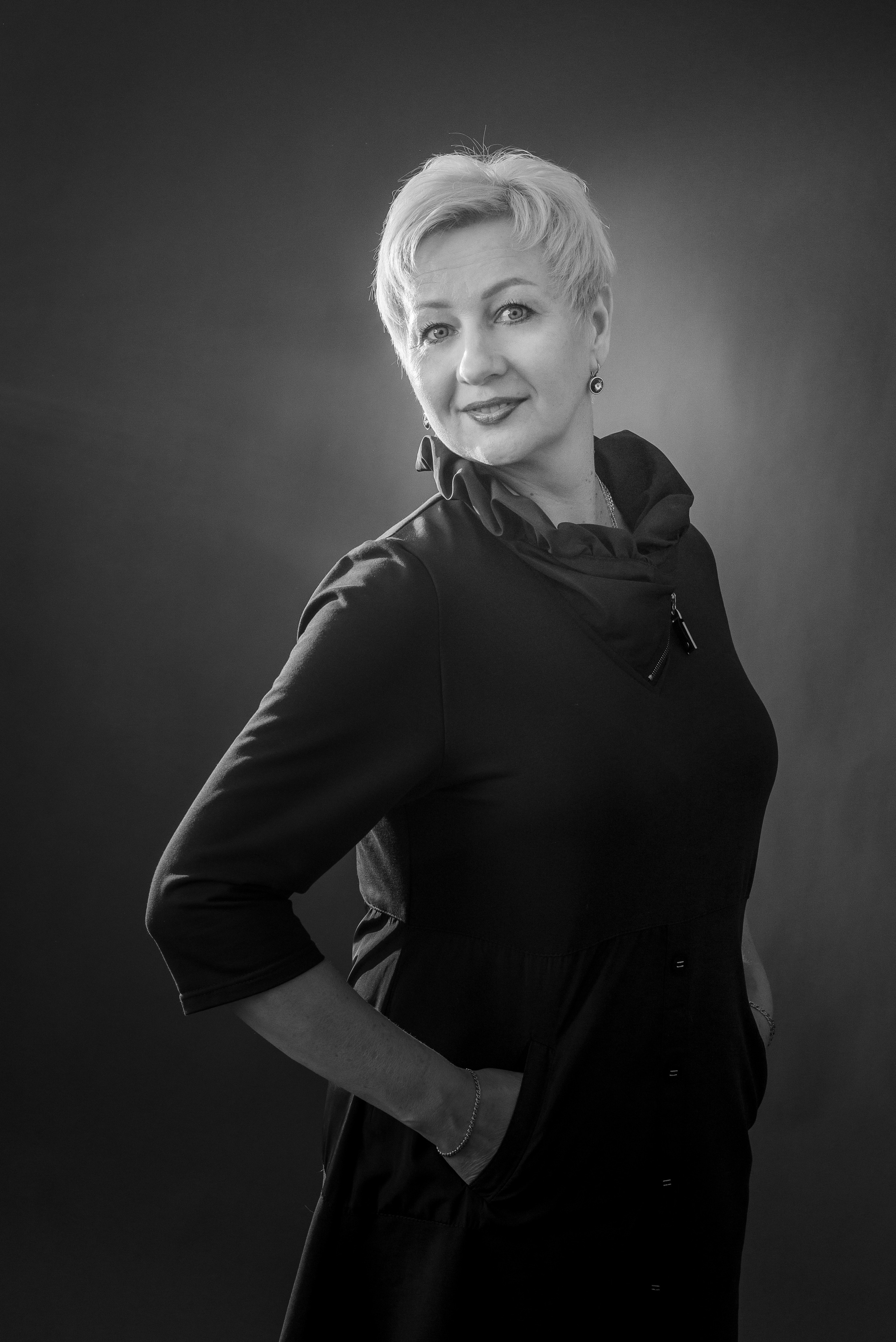 Фотография учителя для выпускного альбома.