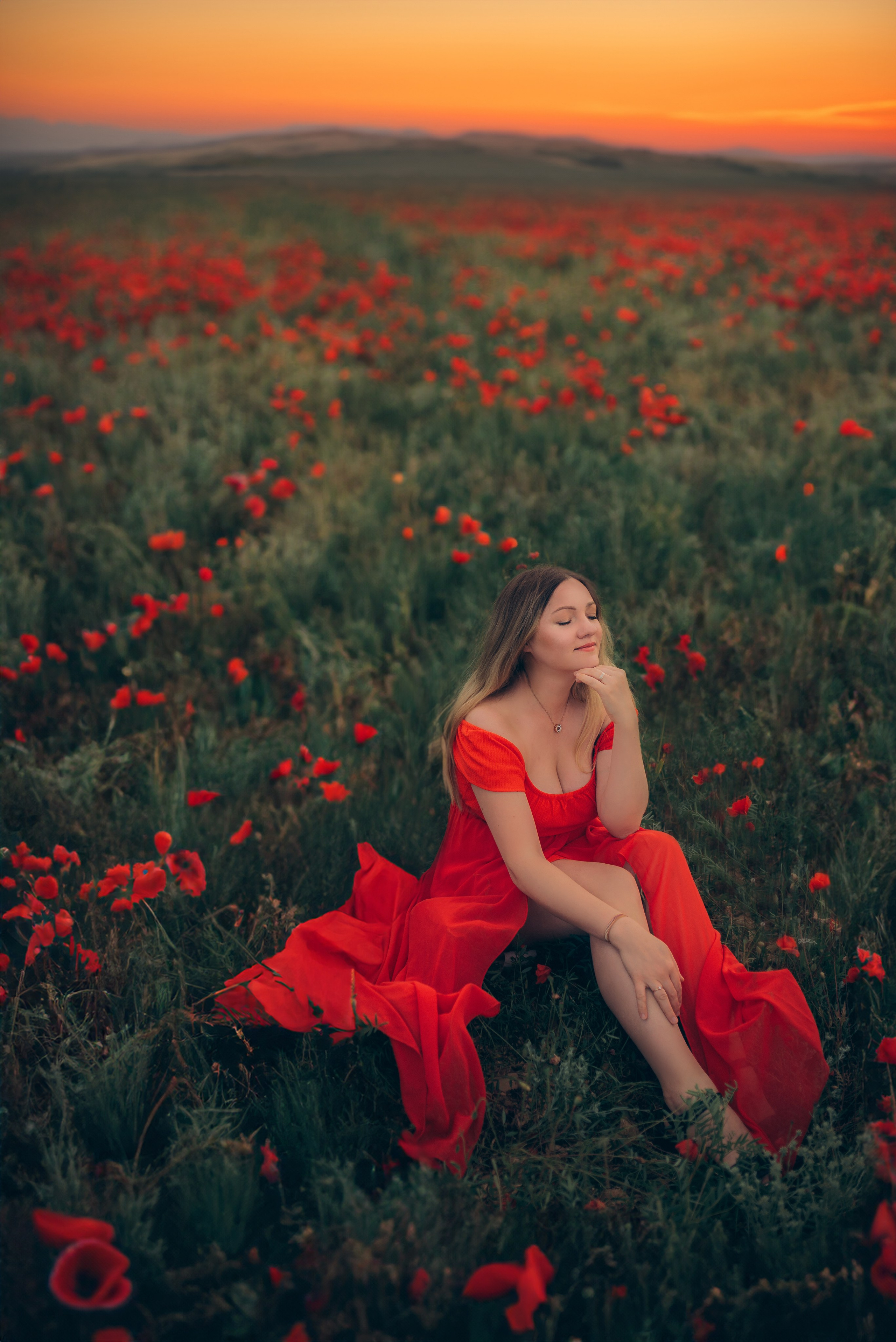 🌺 CHAMPS DE COQUELICOTS EN PROVENCE. Photographer in Provence Julia Lipiainen