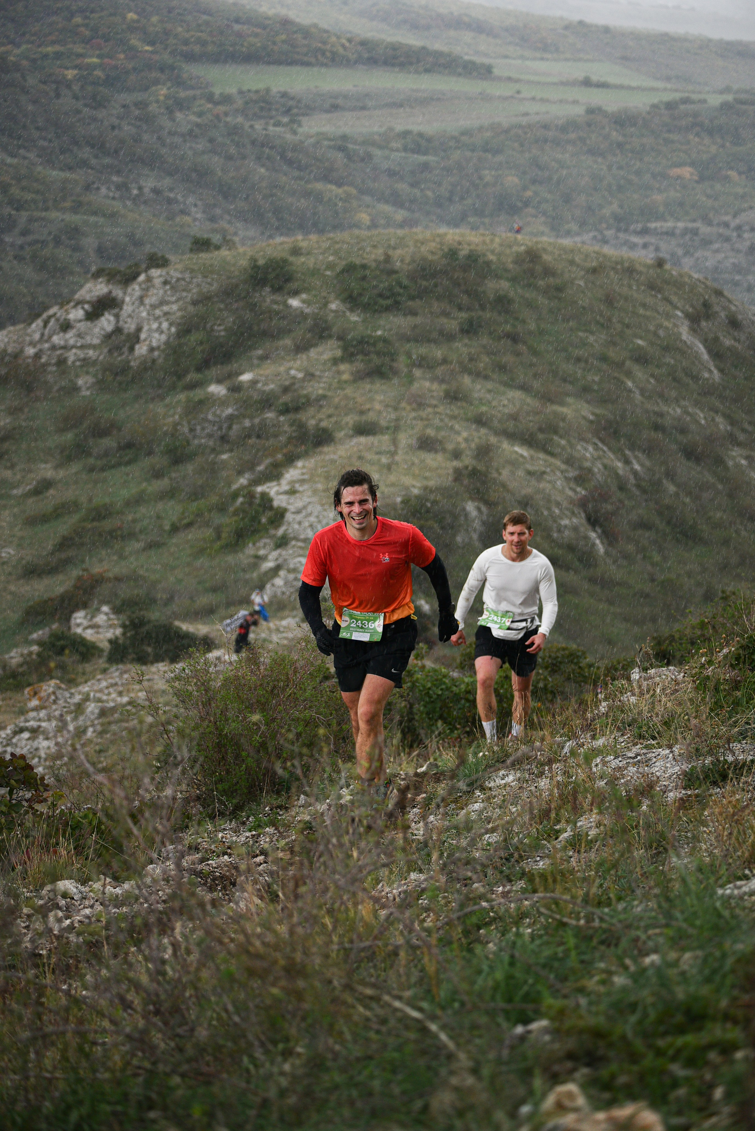 Репортаж беговой гонки в горах Крыма в дождь