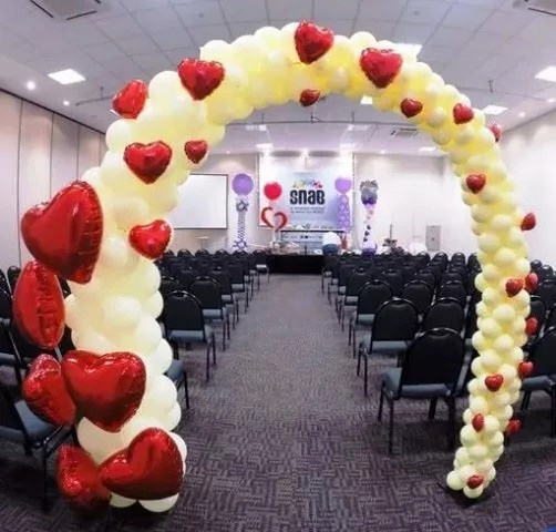 Свадебная арка из воздушных шаров. Студия праздничного декора