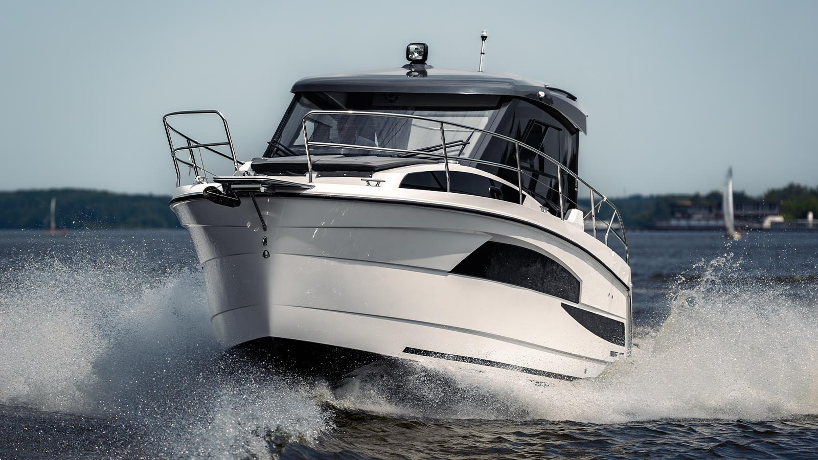 Nautic 880 — съёмка на воде (Freeze), портфолио для бизнеса