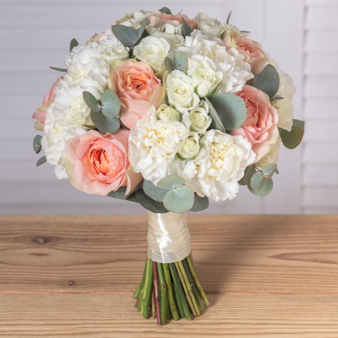 Свадебный букет с гвоздиками, флорист Маргарита Гладкова