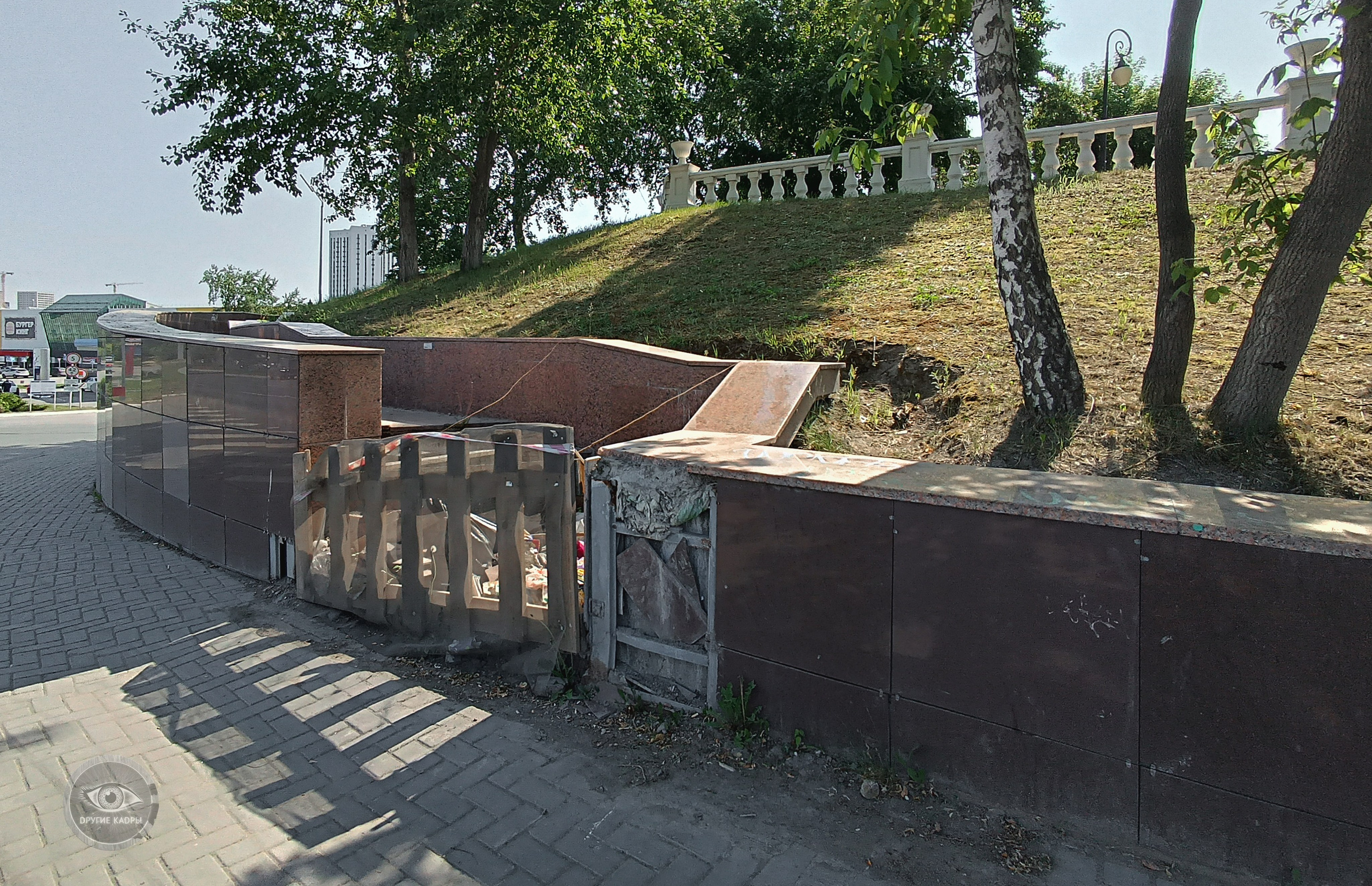 Беспорядок в Александровском саду Тюмени