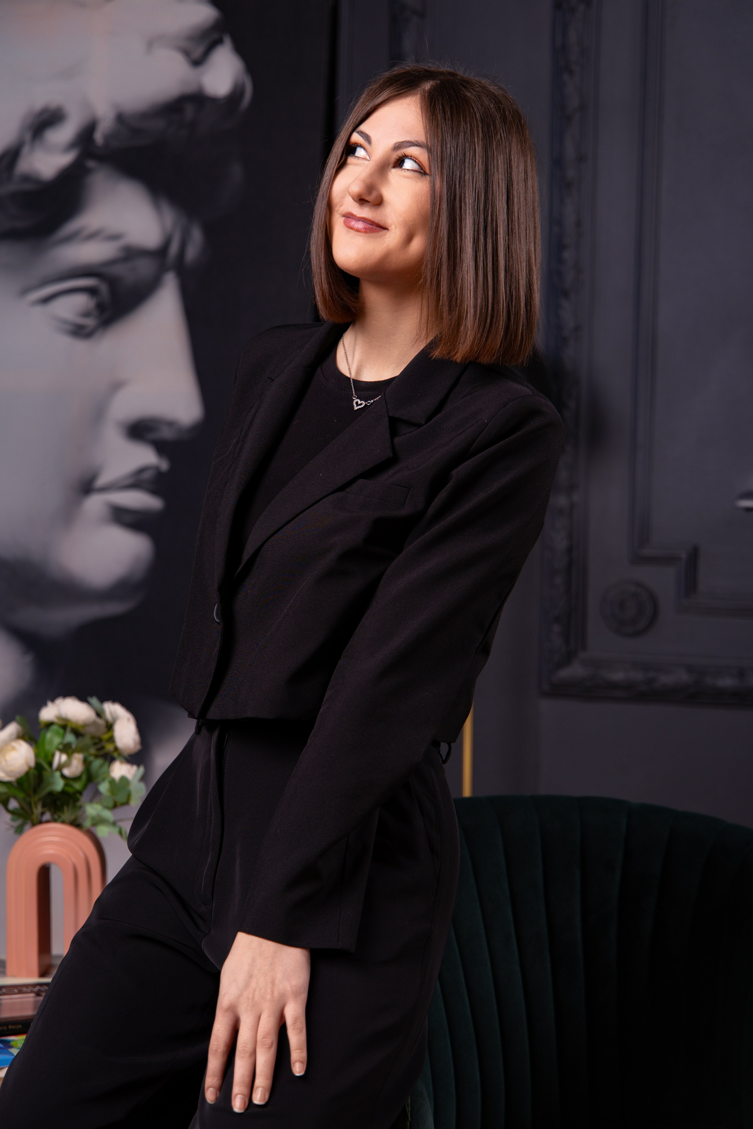 Фотосессия 11 класса в студии «SKYPOINT STUDIO». Фотограф и видеограф Софья Бурляева в Санкт-Петербурге