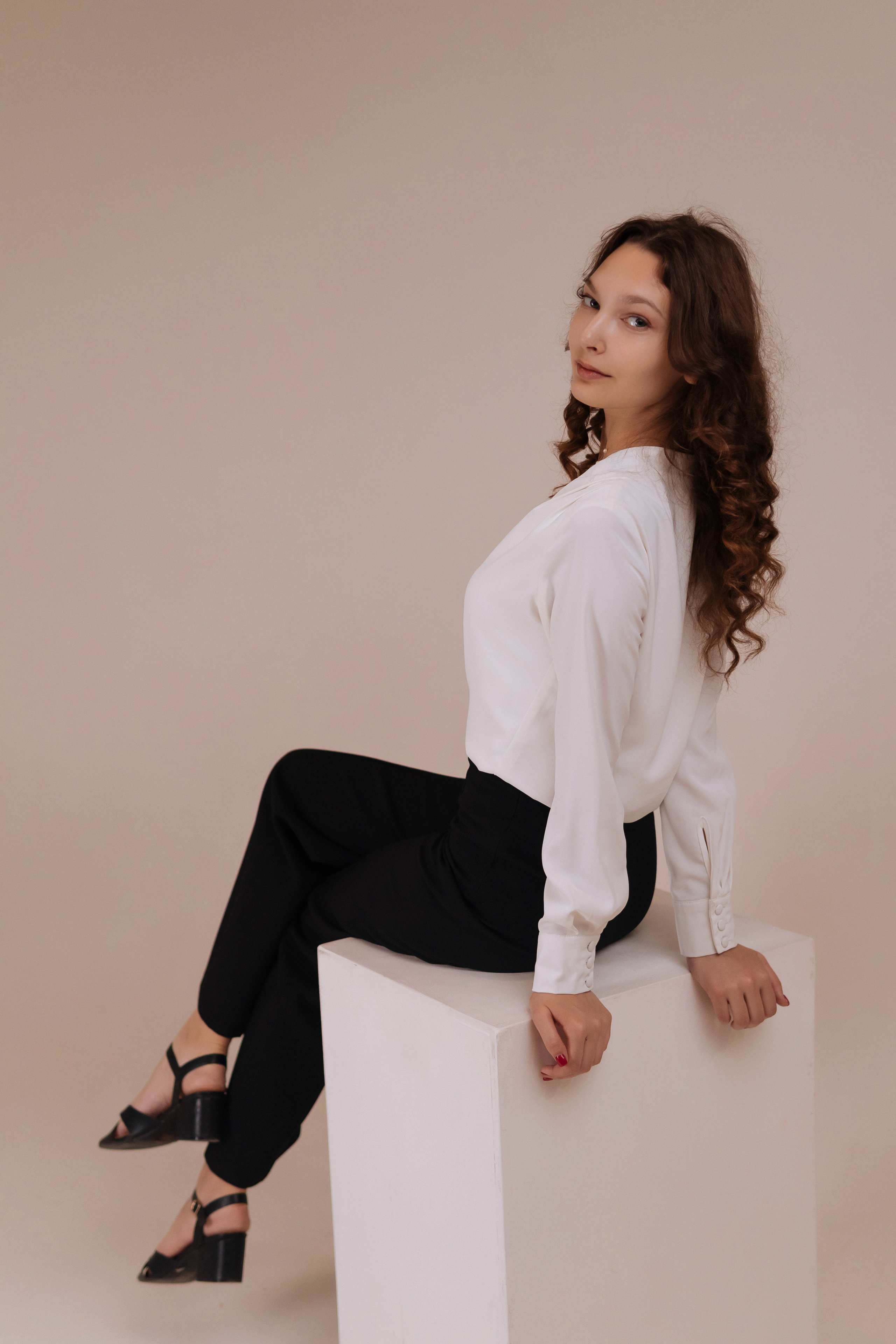 Фотосъемка девушки в студии. Фотограф в Ростове-на-Дону Игорь Апасеев