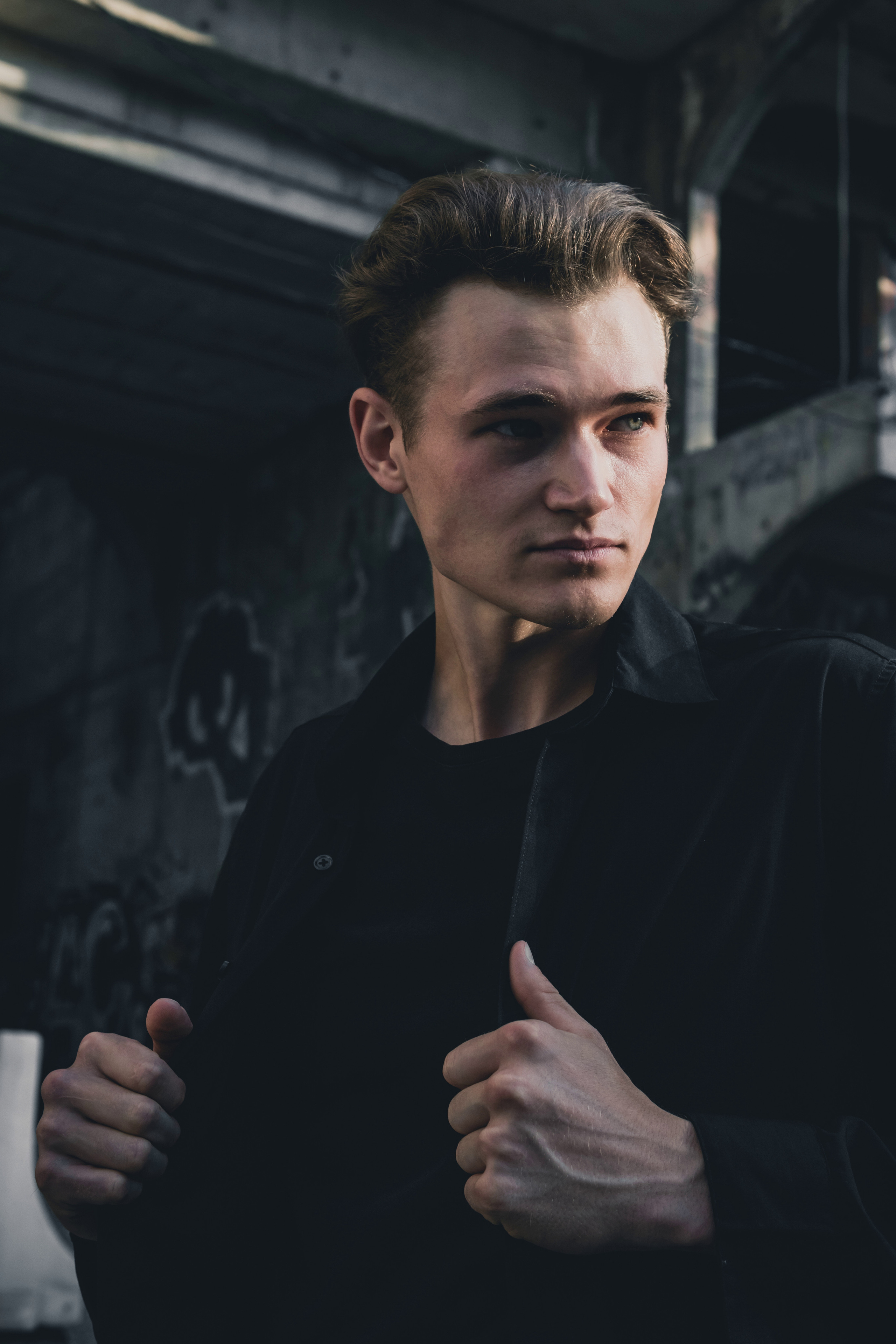 Фотосессия возле заброшенного дома. Фотограф в Ростове-на-Дону Игорь Апасеев