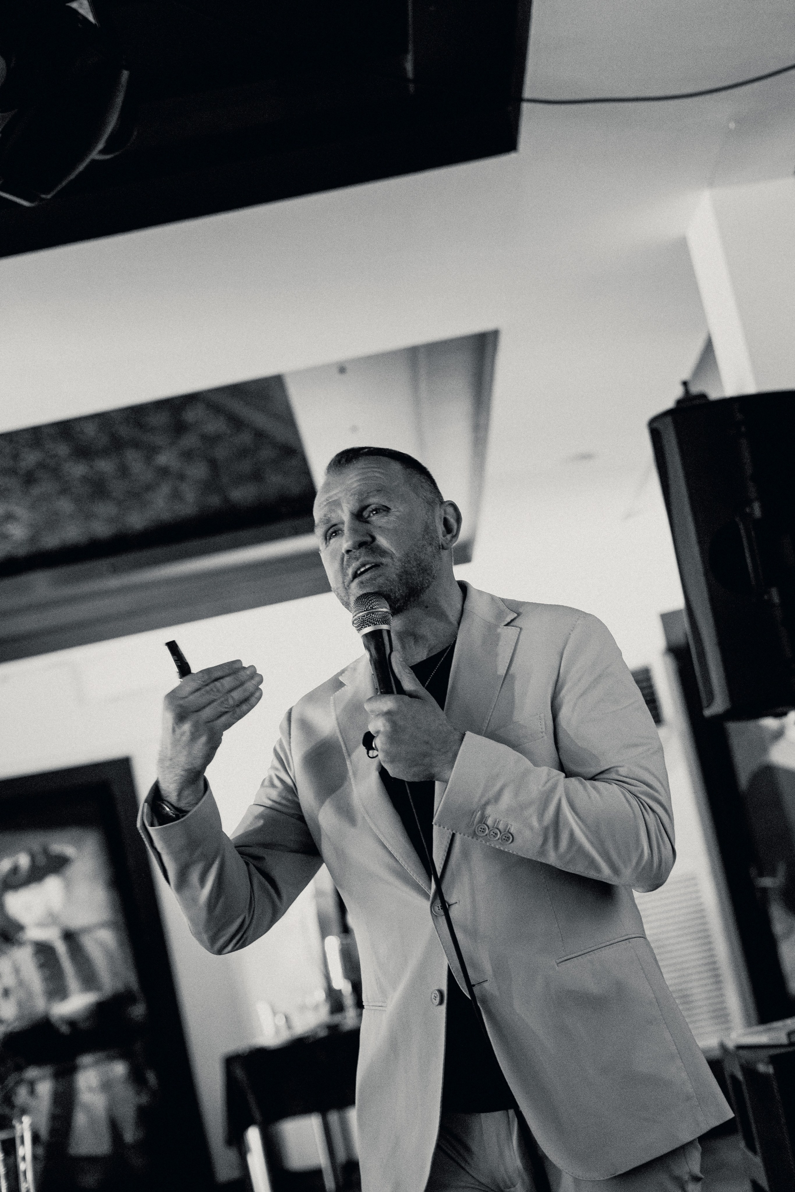 About Me — Your Personal Photographer and Videographer in Phuket. Yan Dolmatov — Photographer, Videographer, and Producer in Phuket