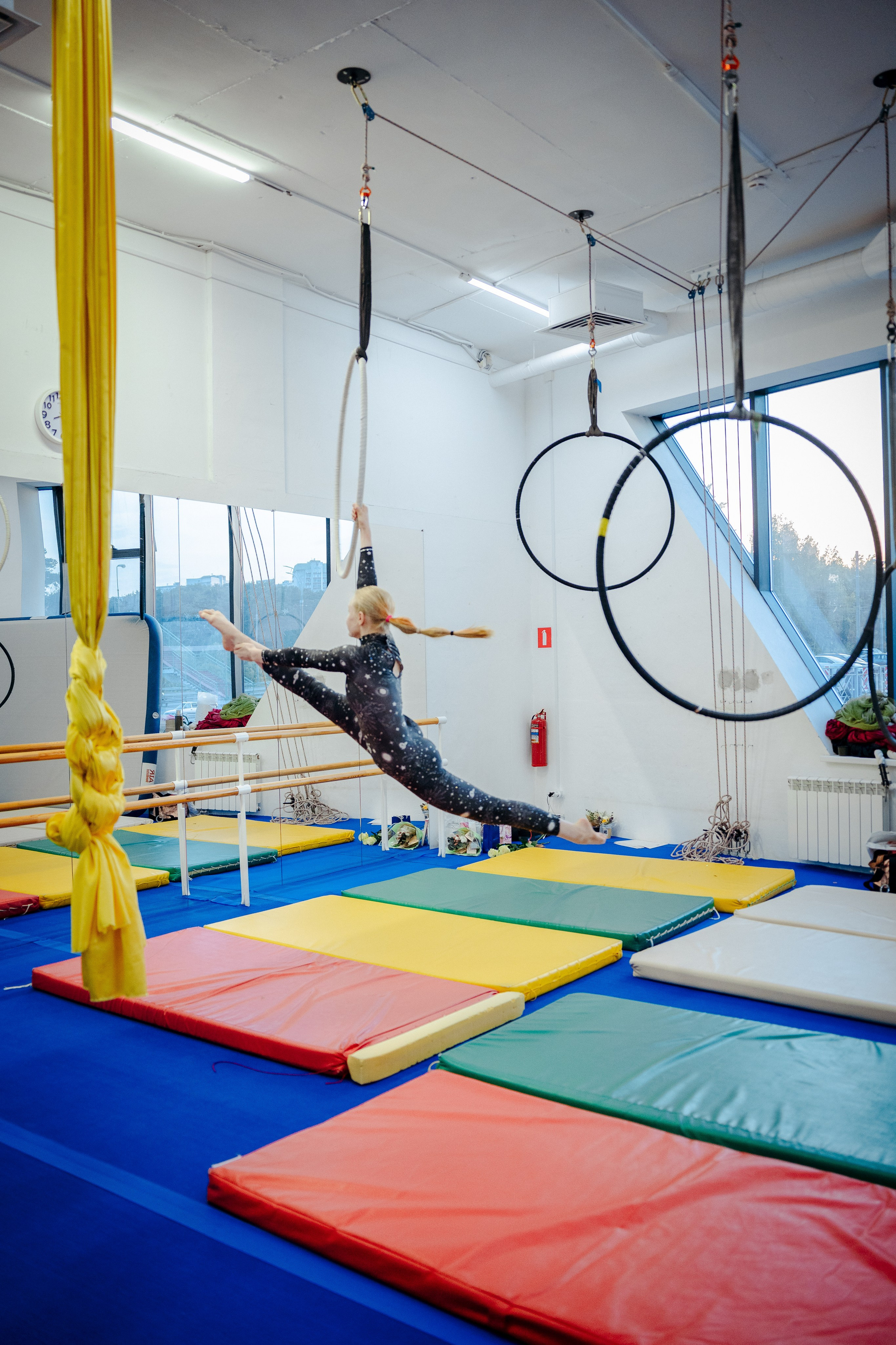 Открытый урок по воздушной гимнастике. Портретный и семейный фотограф в Москве/Видное