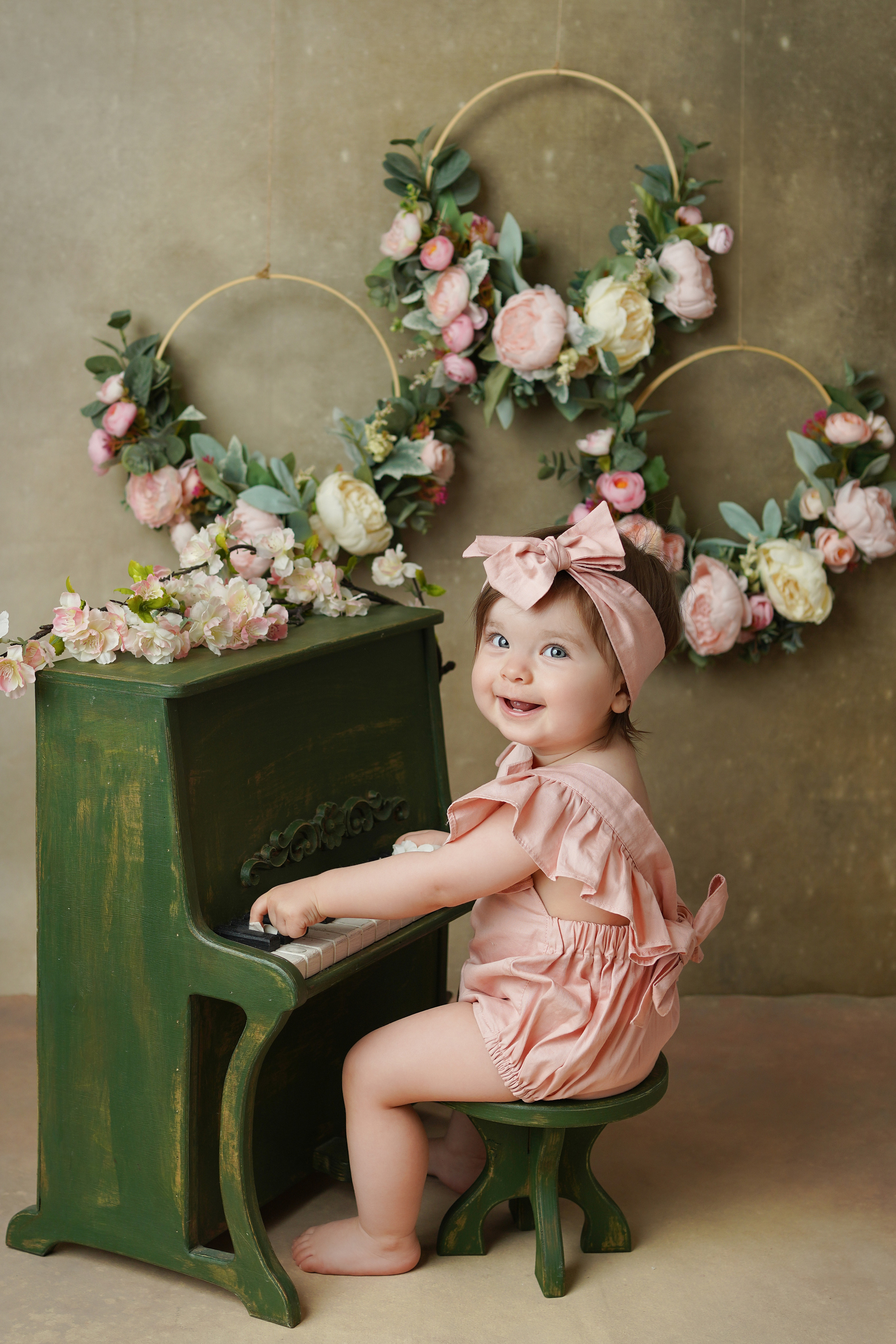 Малыш с родителями приехала ко мне на фотосессию «Первый годик»