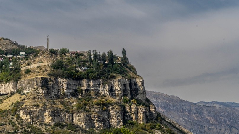 Дагестан: легенды о воине и о поэте