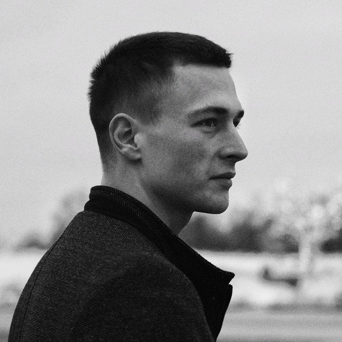 Подбор мужчин моделей для предметной съемки в Сочи