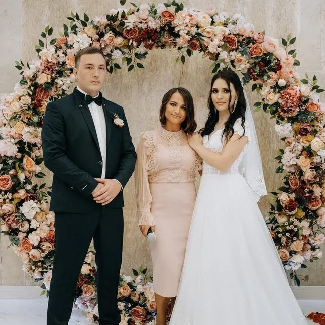 Для тех кому нужно больше отзывов. Ведущая на свадьбу, корпоратив, юбилей в Москве Бойчук Наталья