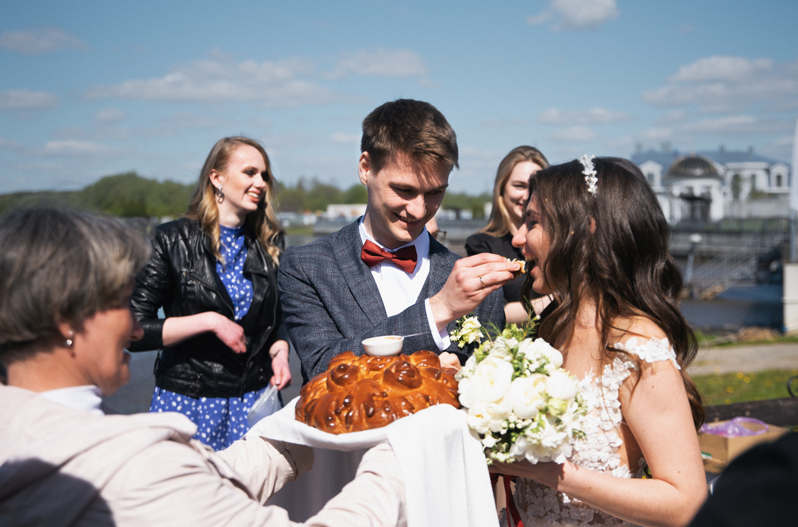 Фотосессия свадебного дня в Ботаническом саду, отеле Пекин