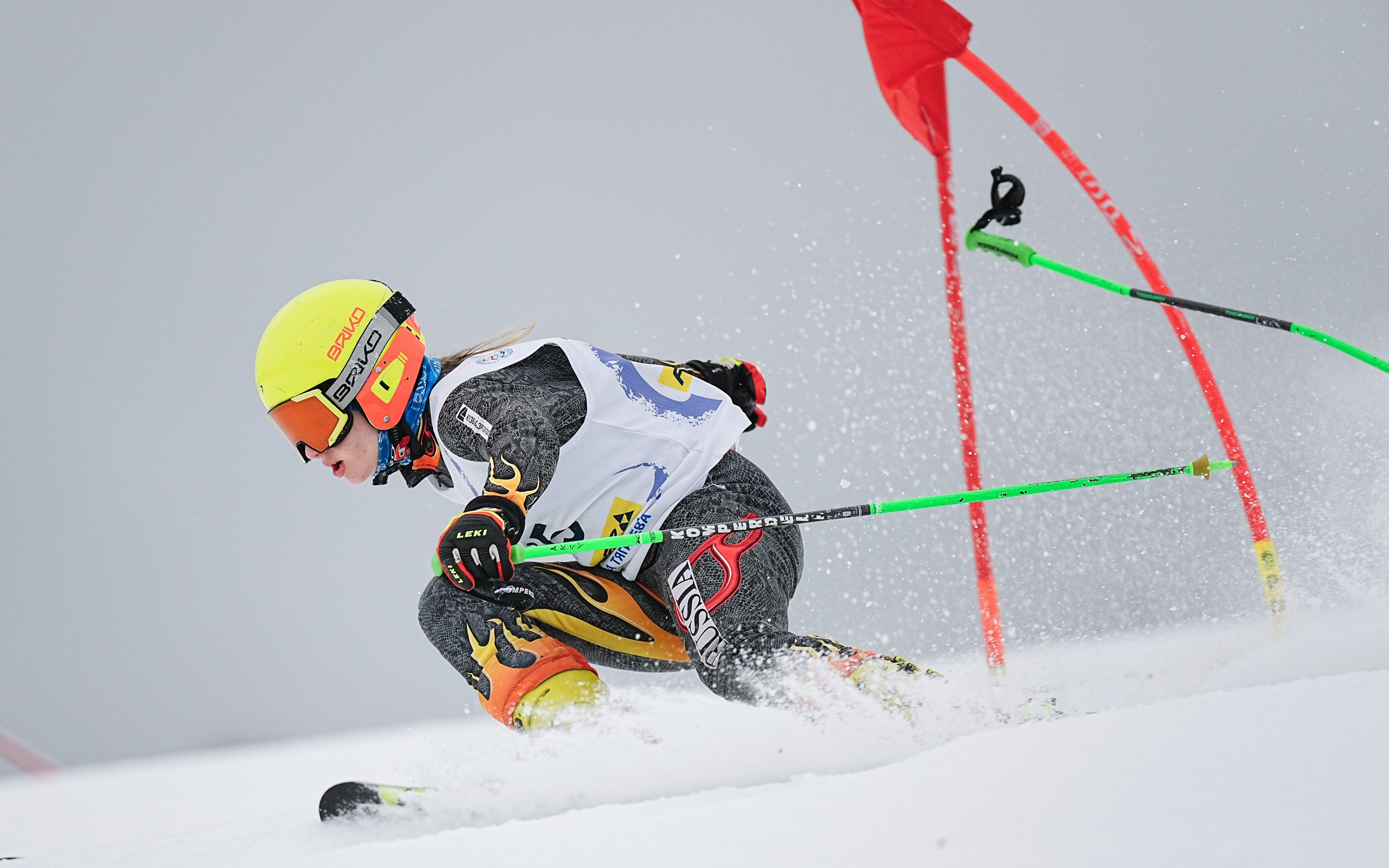 Фото с соревнований по горнолыжному спорту в Дмитровском городском округе Московской области 2024-2025. Фотограф Студитский Евгений
