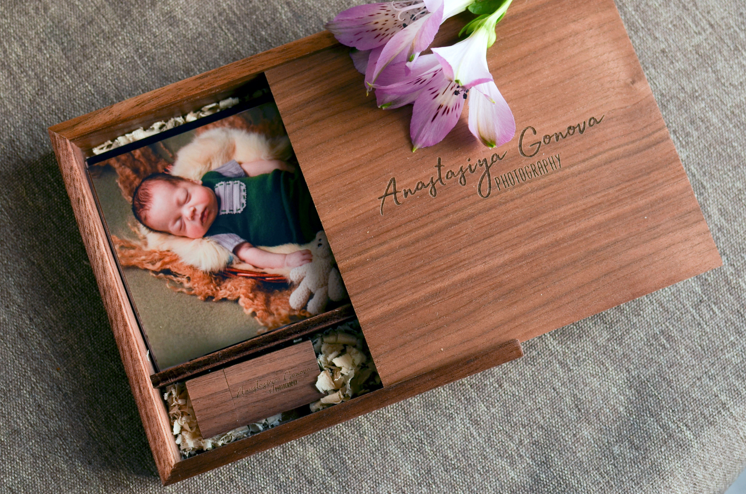 Фотокниги. Photographer of newborns and children up to a year in Montenegro