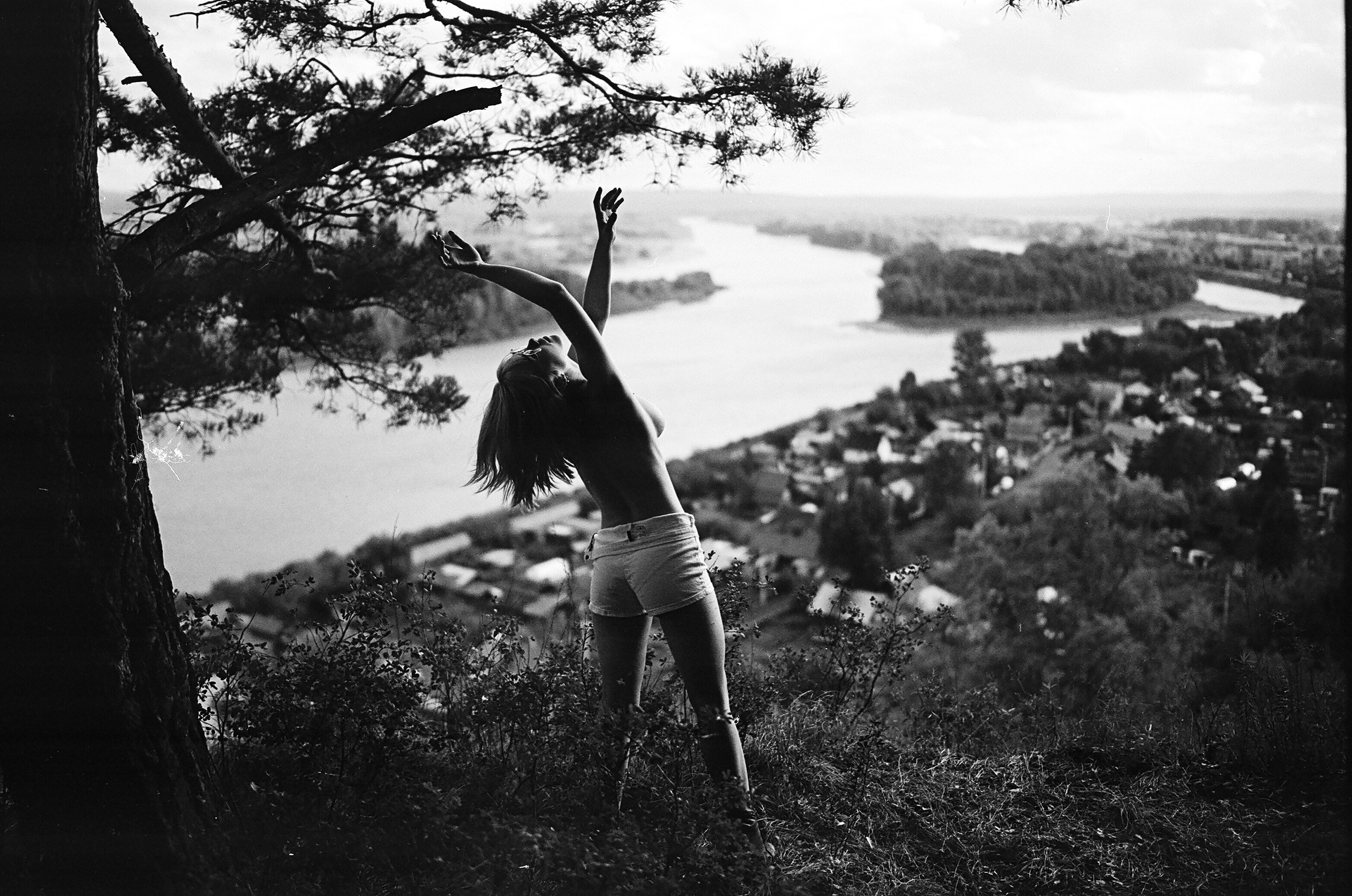 Tesi — Авторский магазин