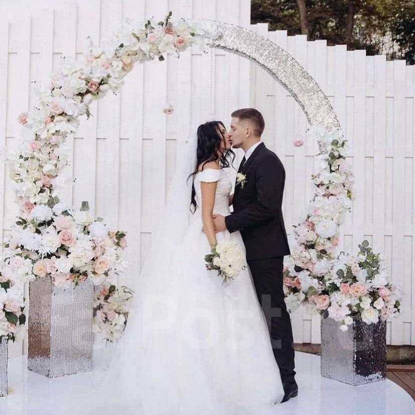 Свадебный шатер в комплексе отдыха Club House во Владивостоке. Сауна с джакузи, водопадом, большим и теплым бассейном, хаммамом в ClubHouse в