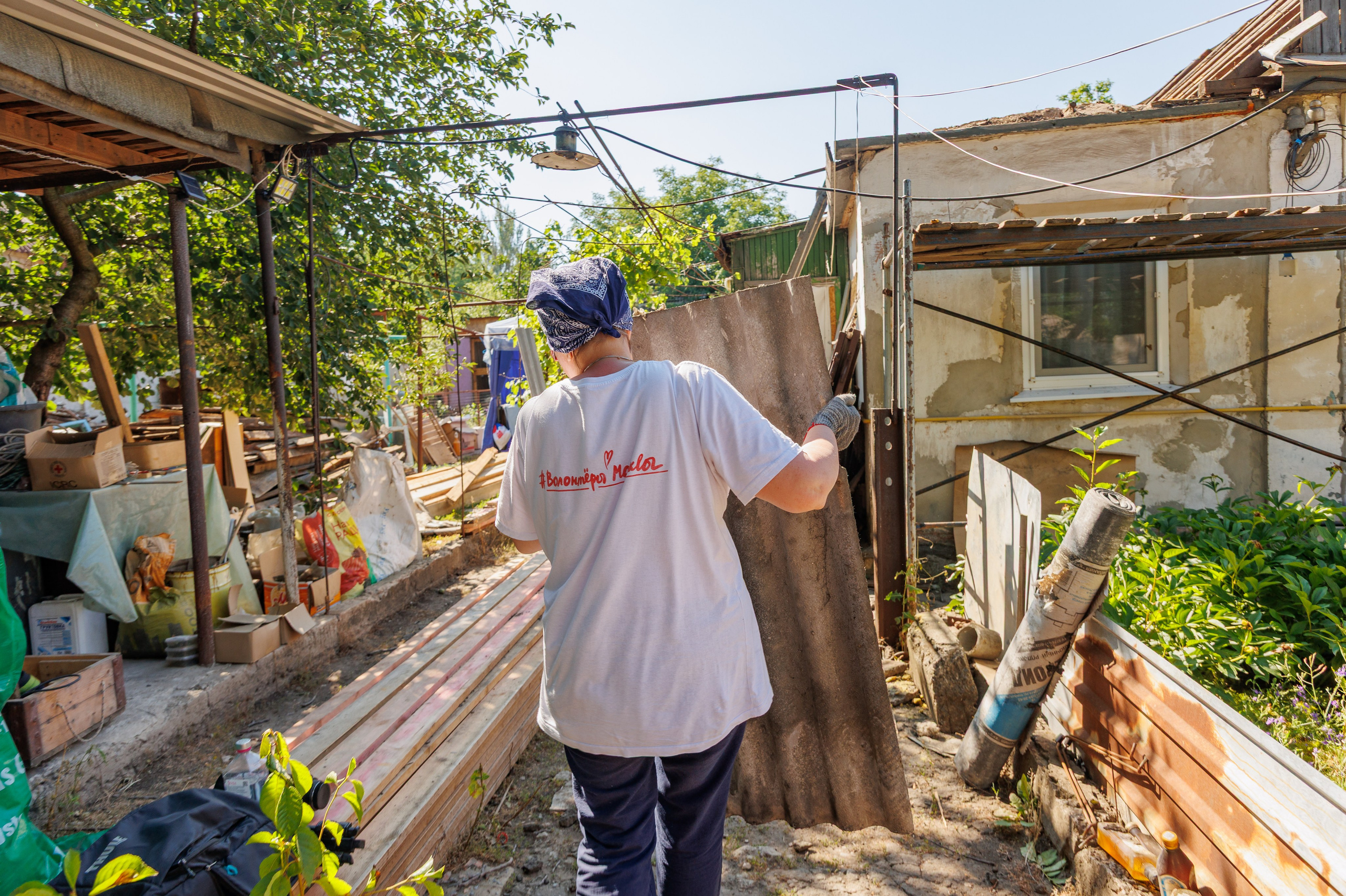 Волонтеры синодального отдела русской православной церкви в Авдеевке