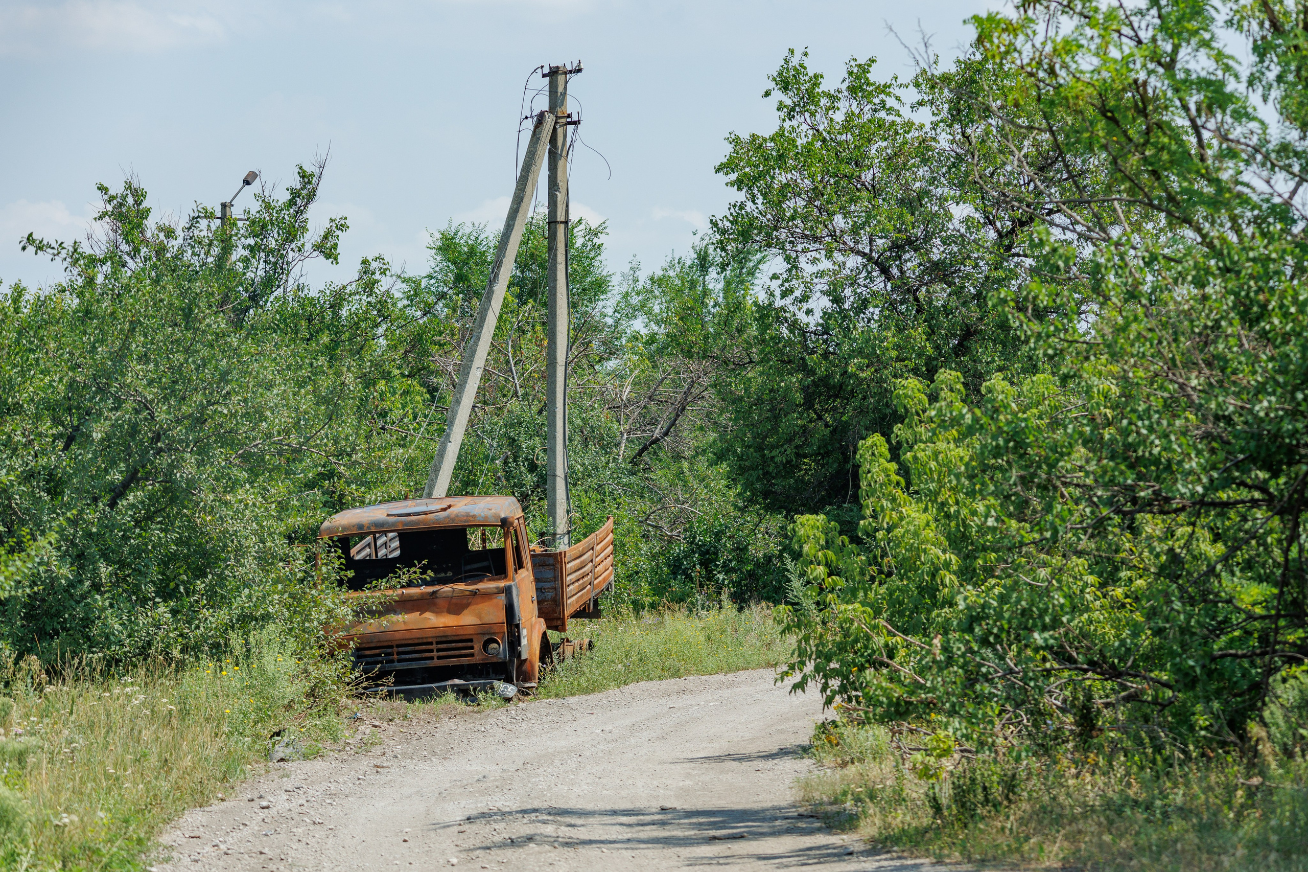 Авдеевка, сгоревший автомобиль