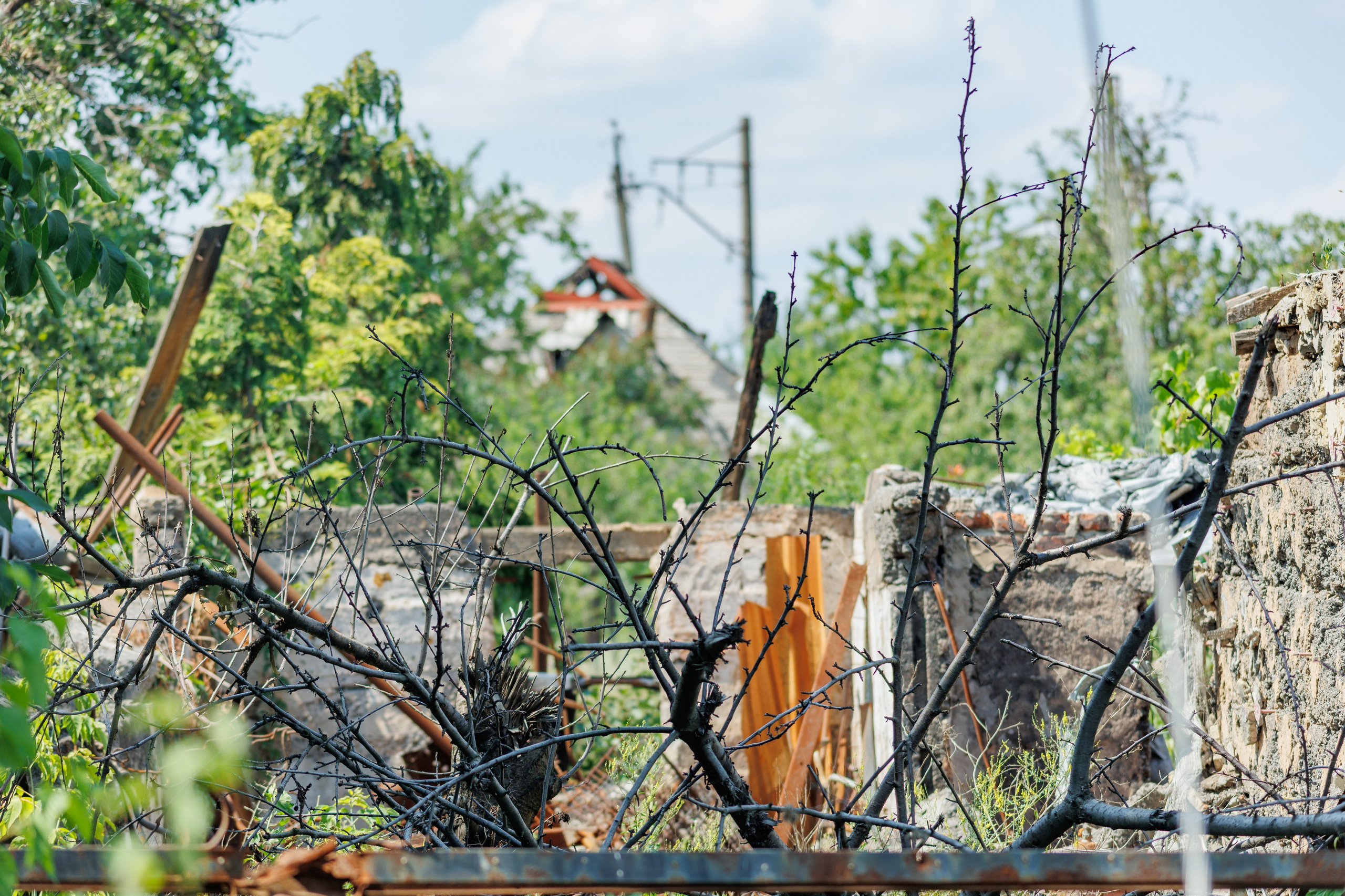 Авдеевка, разрушенный дом в частном секторе
