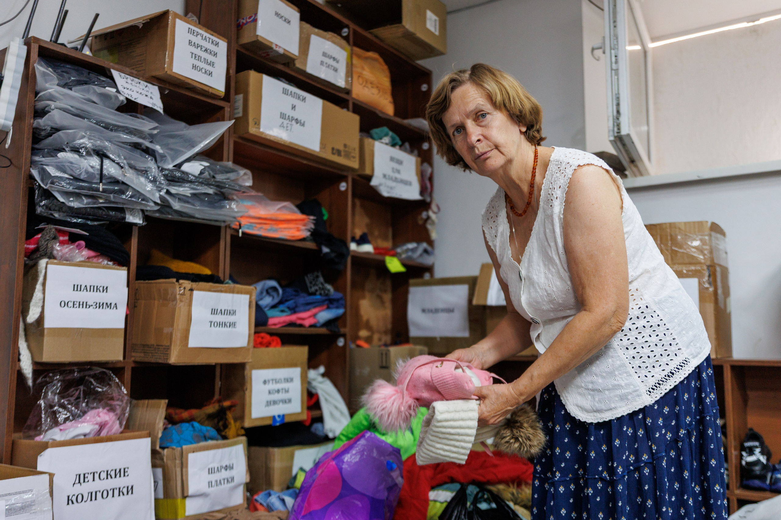 Добровольцы синодального отдела русской православной церкви в Мариуполе