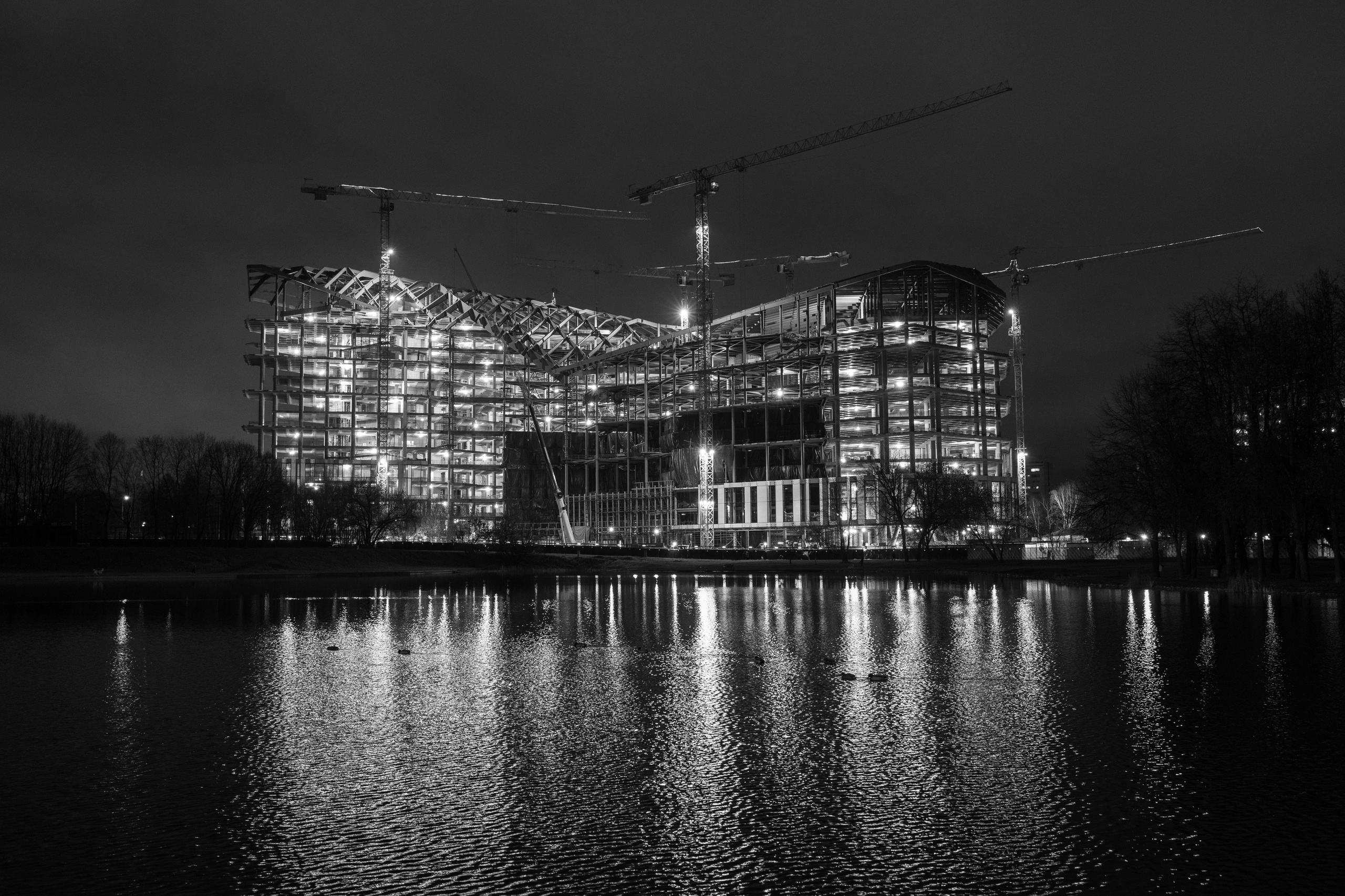 Фотографии Тиграна Худавердяна