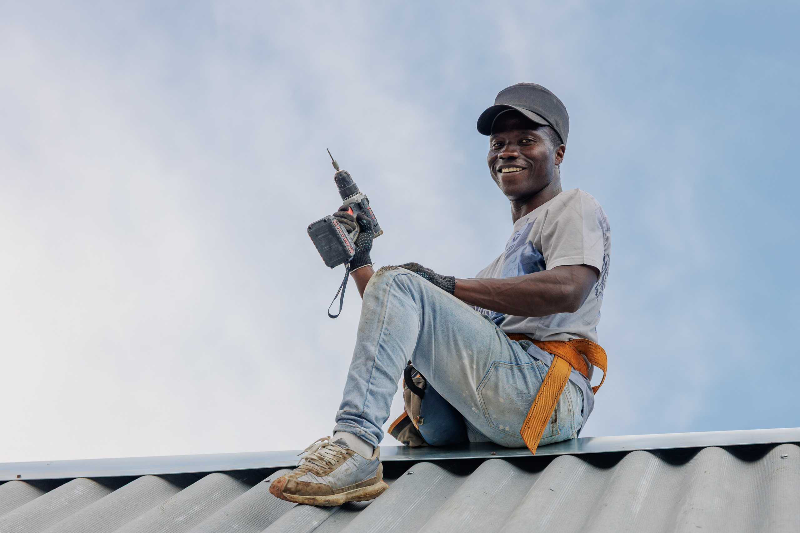 Волонтеры синодального отдела русской православной церкви в Мариуполе, Феликс Еканлу Абиссое