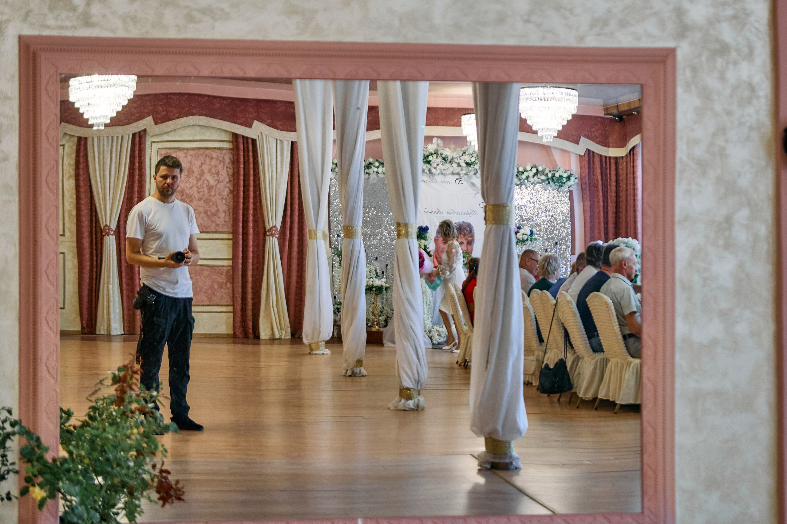 BTS. Съёмки в кафе «Венеция». Фотограф Виталий Сид: профессиональная фотосъемка, обучение и новости индустрии