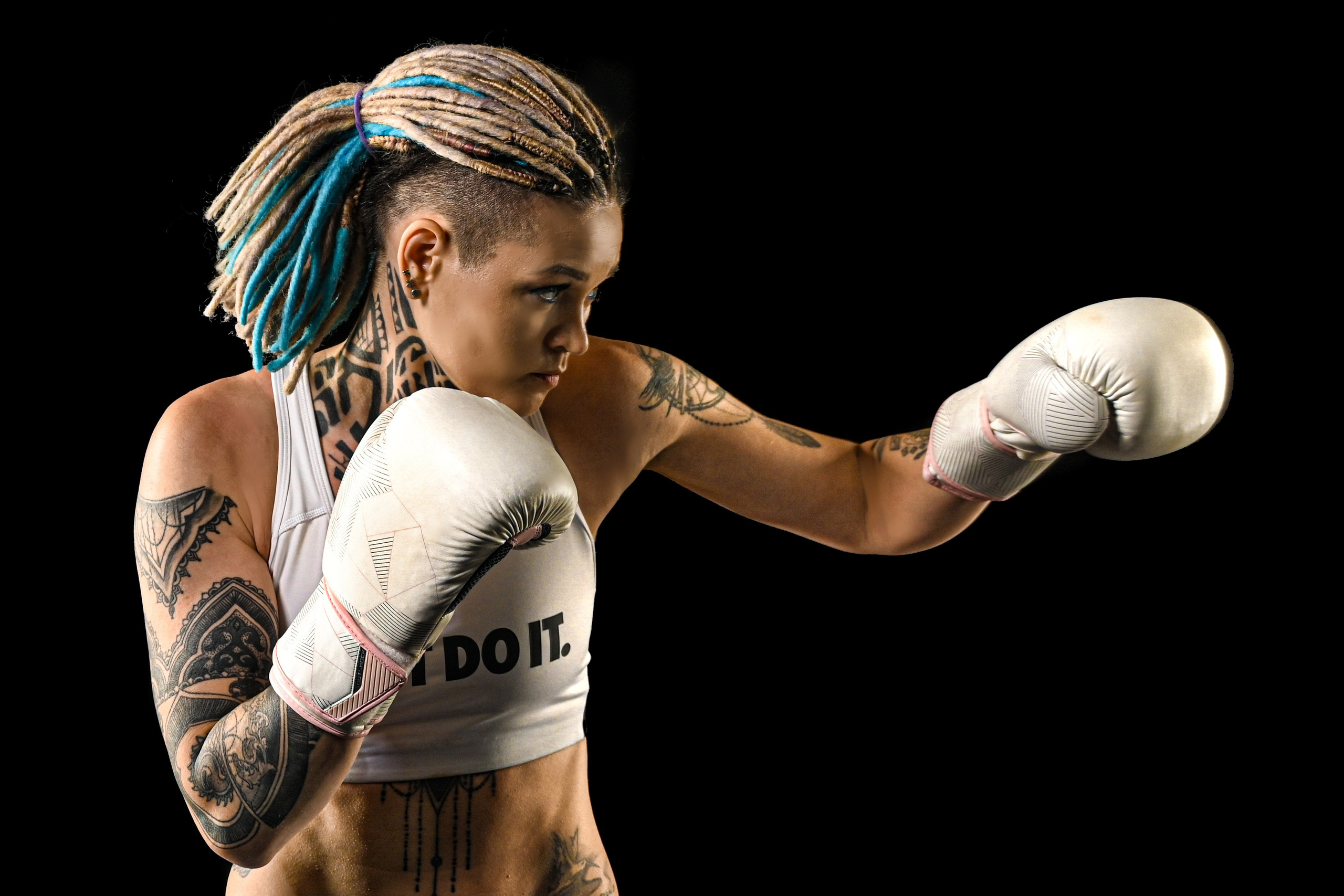 Тренировки по боксу для девушек и женщин — Gray Shark Studio