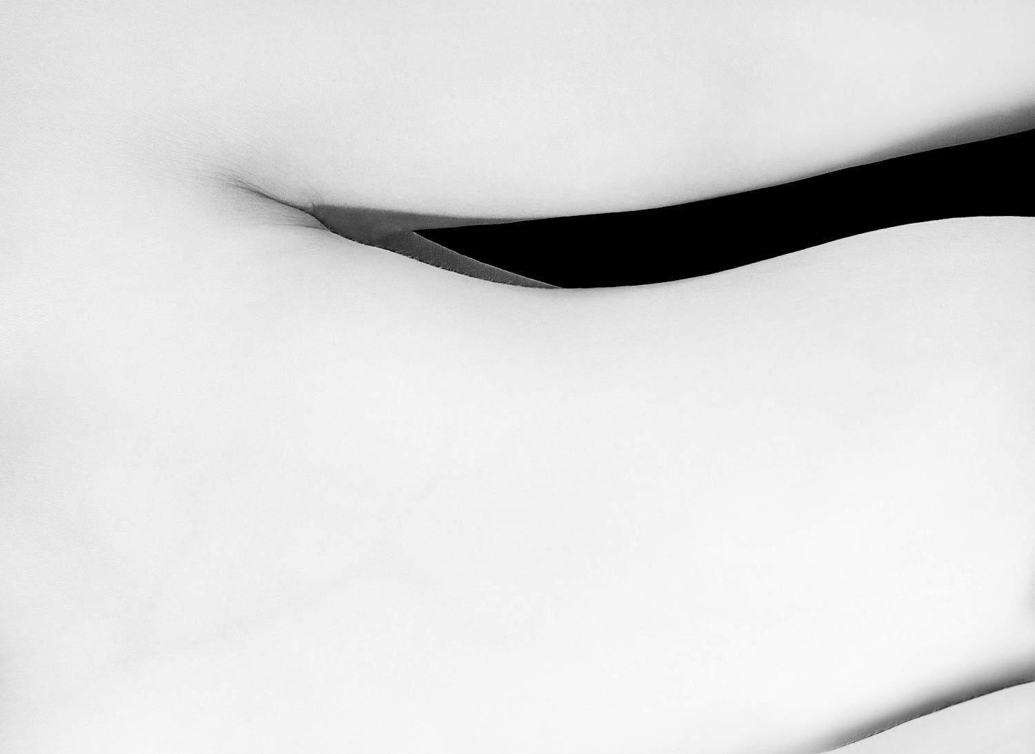 Buy A limited edition book of nude photographs and art prints by Anna. Anna Laza Art photographer