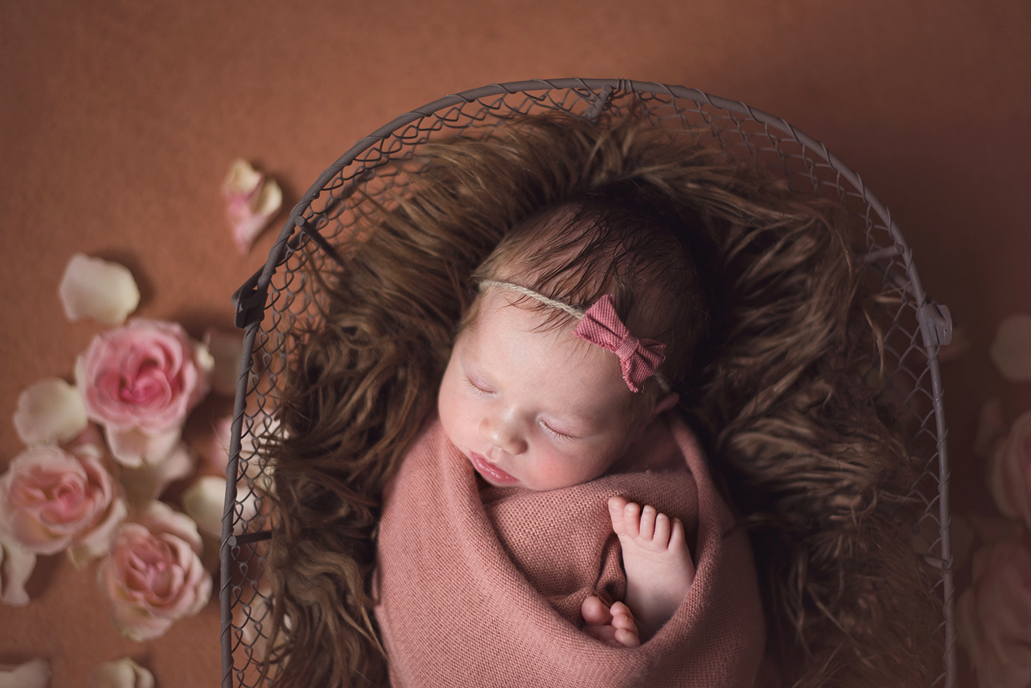 Фотосессия новорожденного в Пскове. Фотограф новорожденных , семейный и  детский фотограф в Пскове Иванова