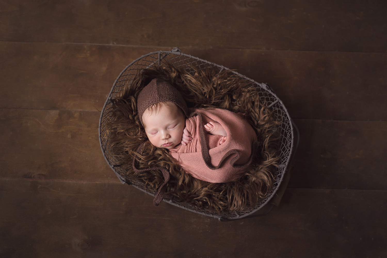 Фотосессия новорожденного в Пскове. Фотограф новорожденных , семейный и  детский фотограф в Пскове Иванова