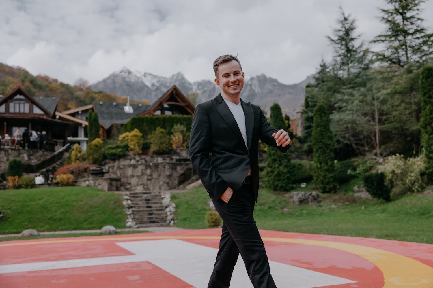 Ведущий в Москве Никита Колотушкин