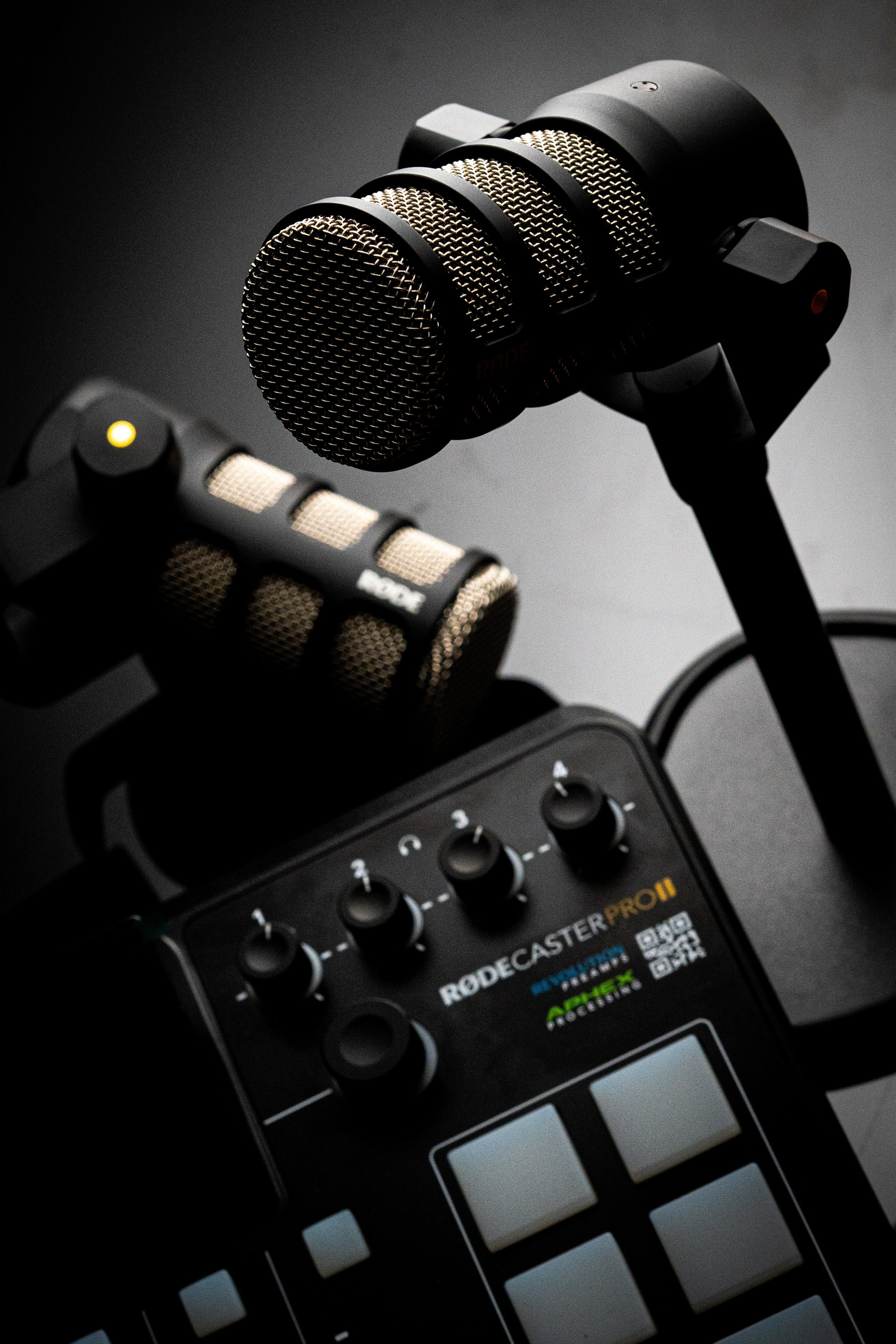 Запись Подкастов и Интервью. Студия визуального контента в Санкт-Петербурге и Москве