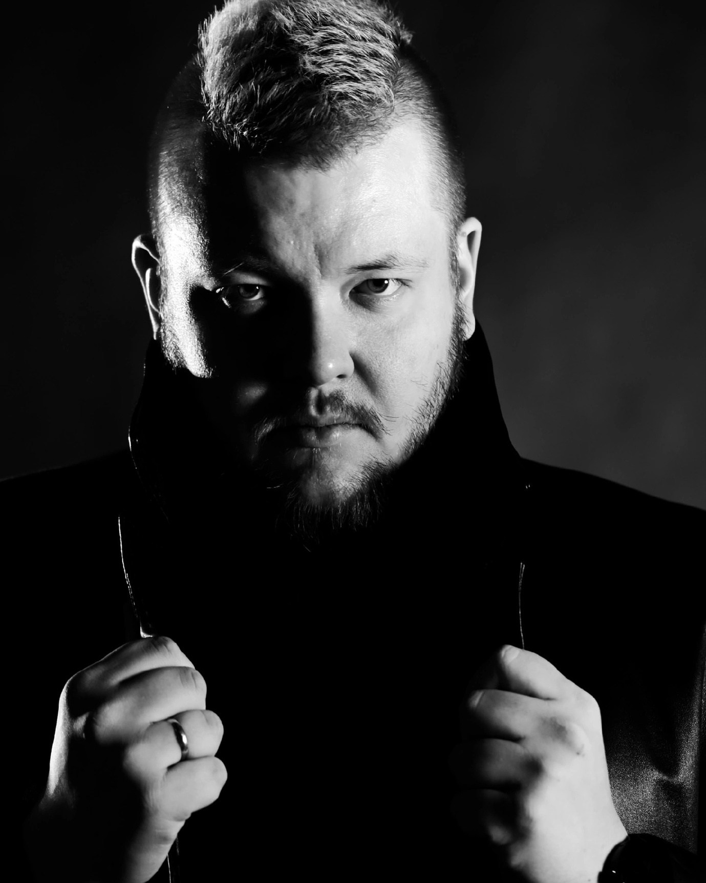 Контакты. Фотограф Игорь Михайлов